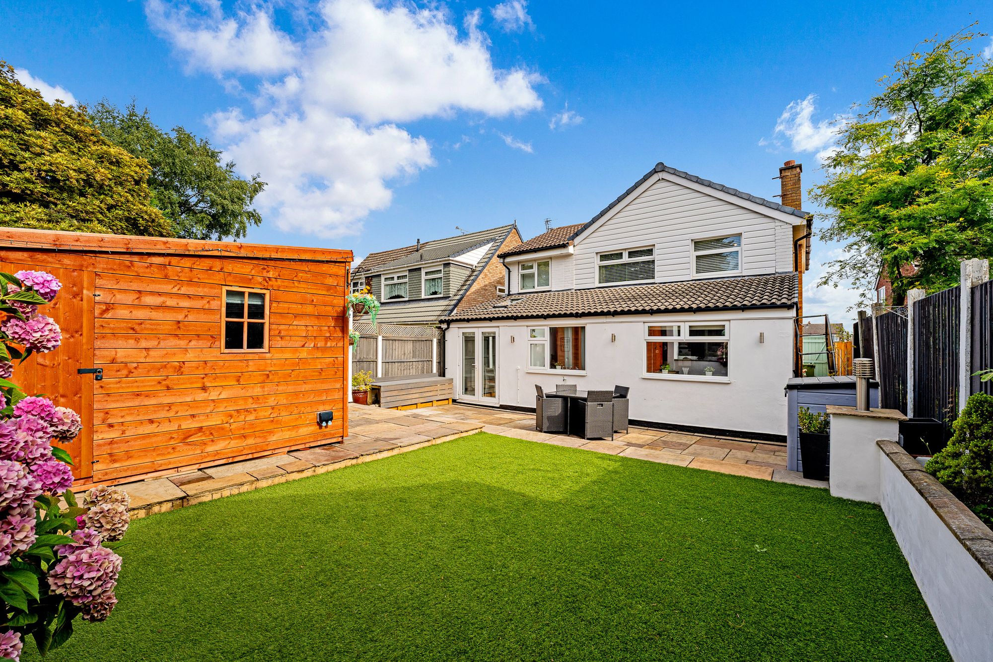 Wexford Avenue, Hale Village, L24