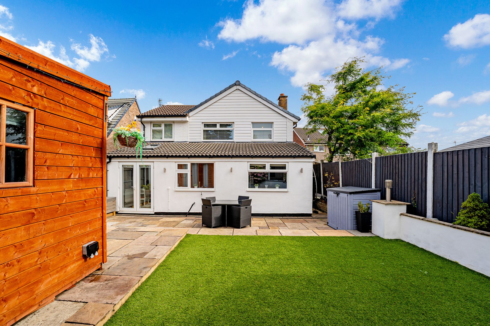 Wexford Avenue, Hale Village, L24