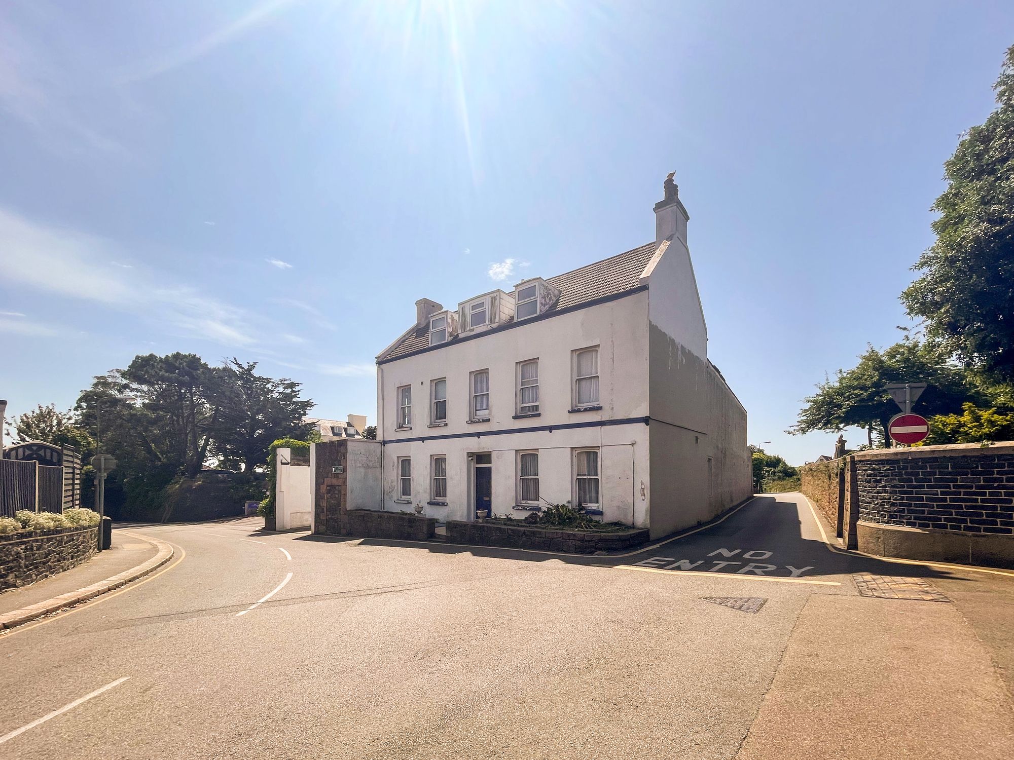 8 bed Detached House For Sale in St. Helier, Jersey