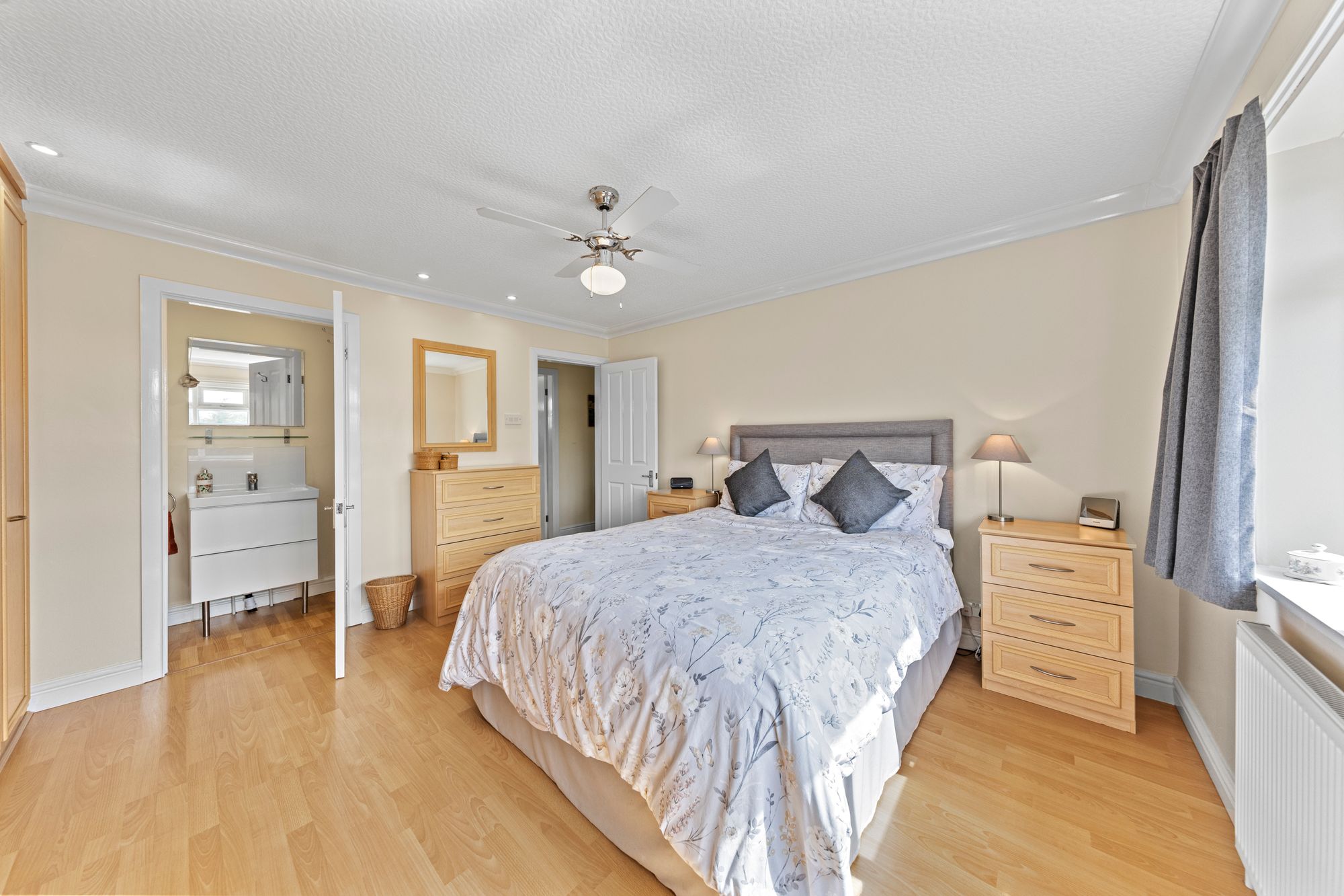 Manchester Road, Rixton, WA3