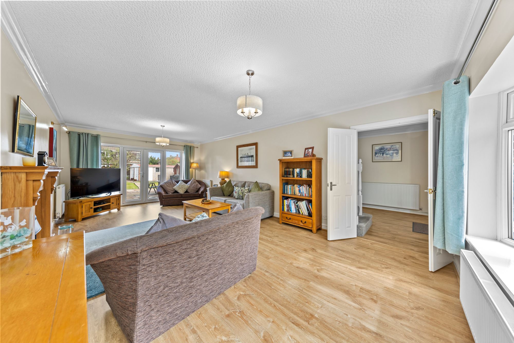 Manchester Road, Rixton, WA3