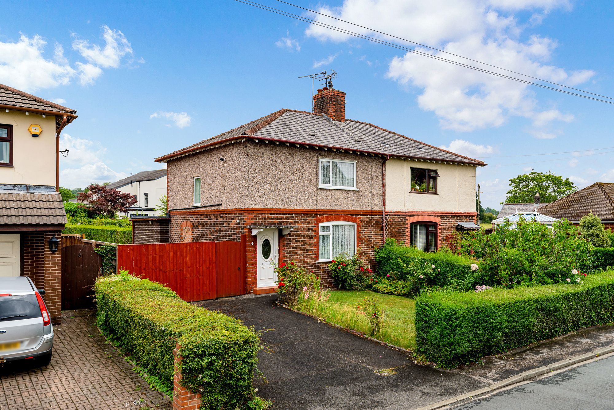 Hall Lane, Widnes