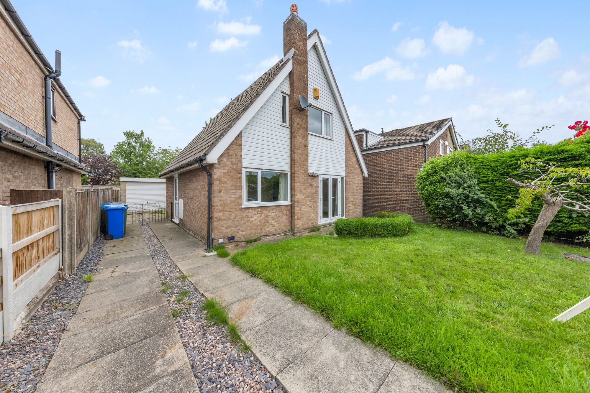 Jackson Avenue, Culcheth, WA3