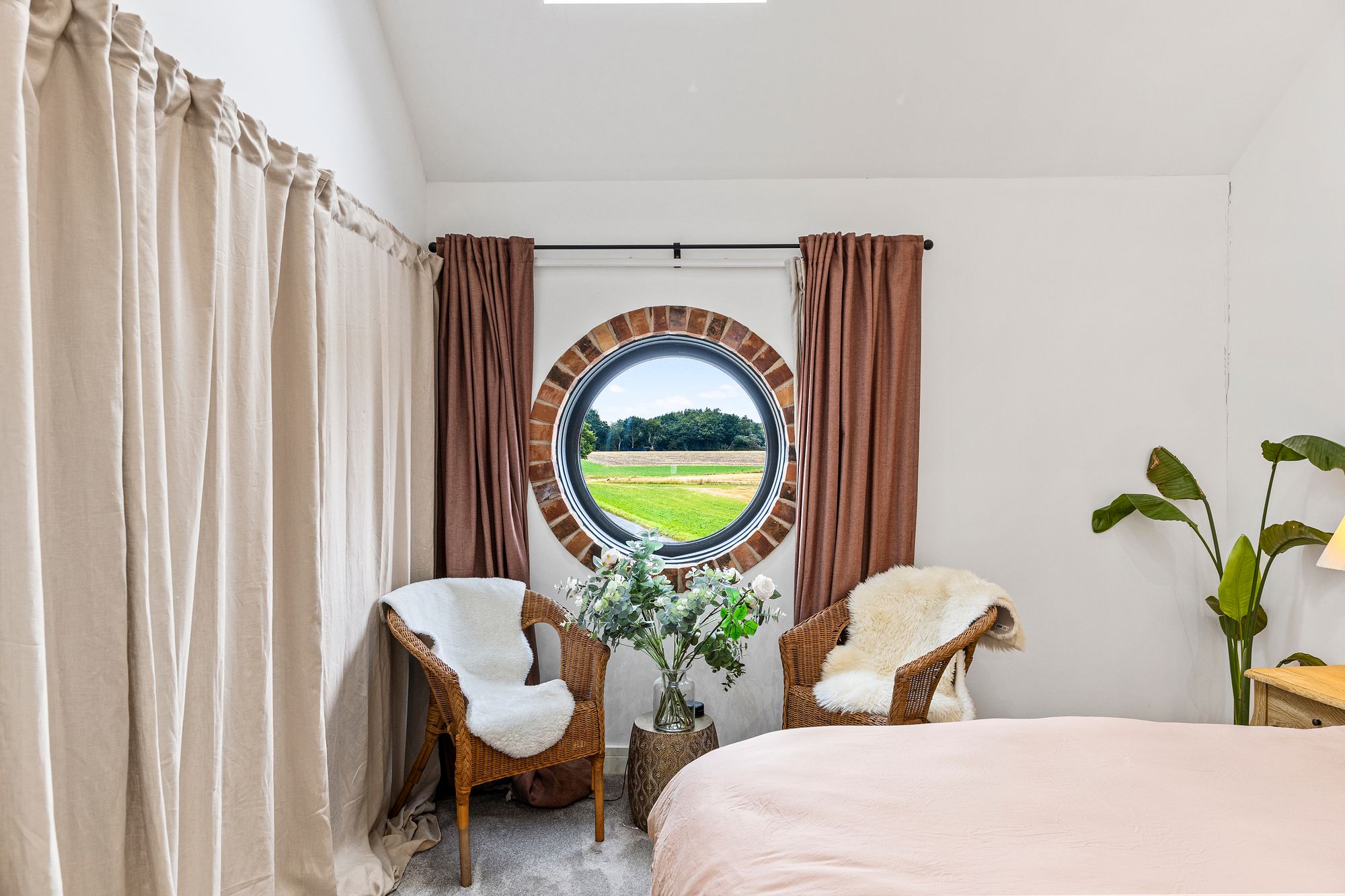 Hollingreave Barns, Warrington