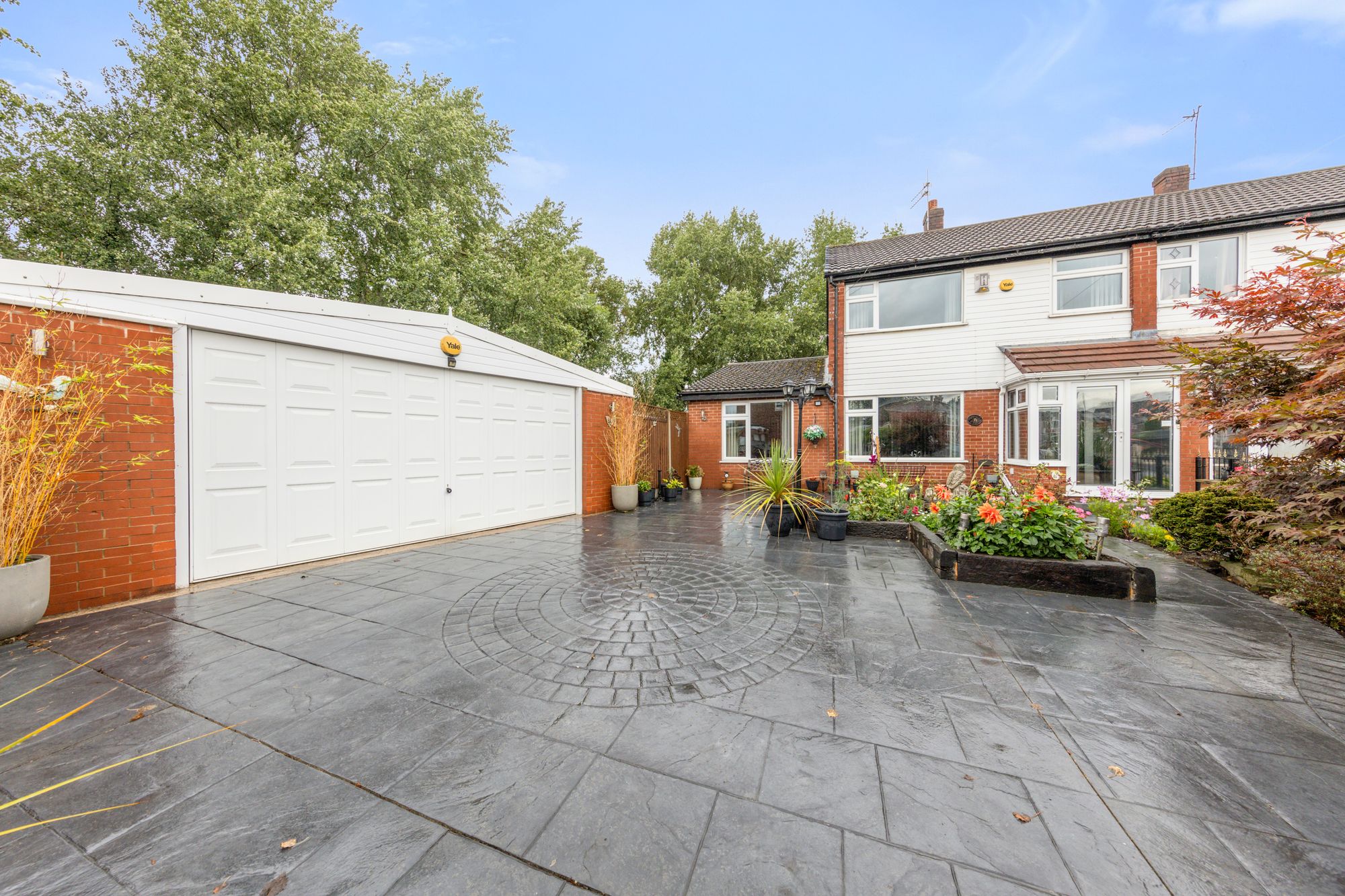 Charter Avenue, Warrington