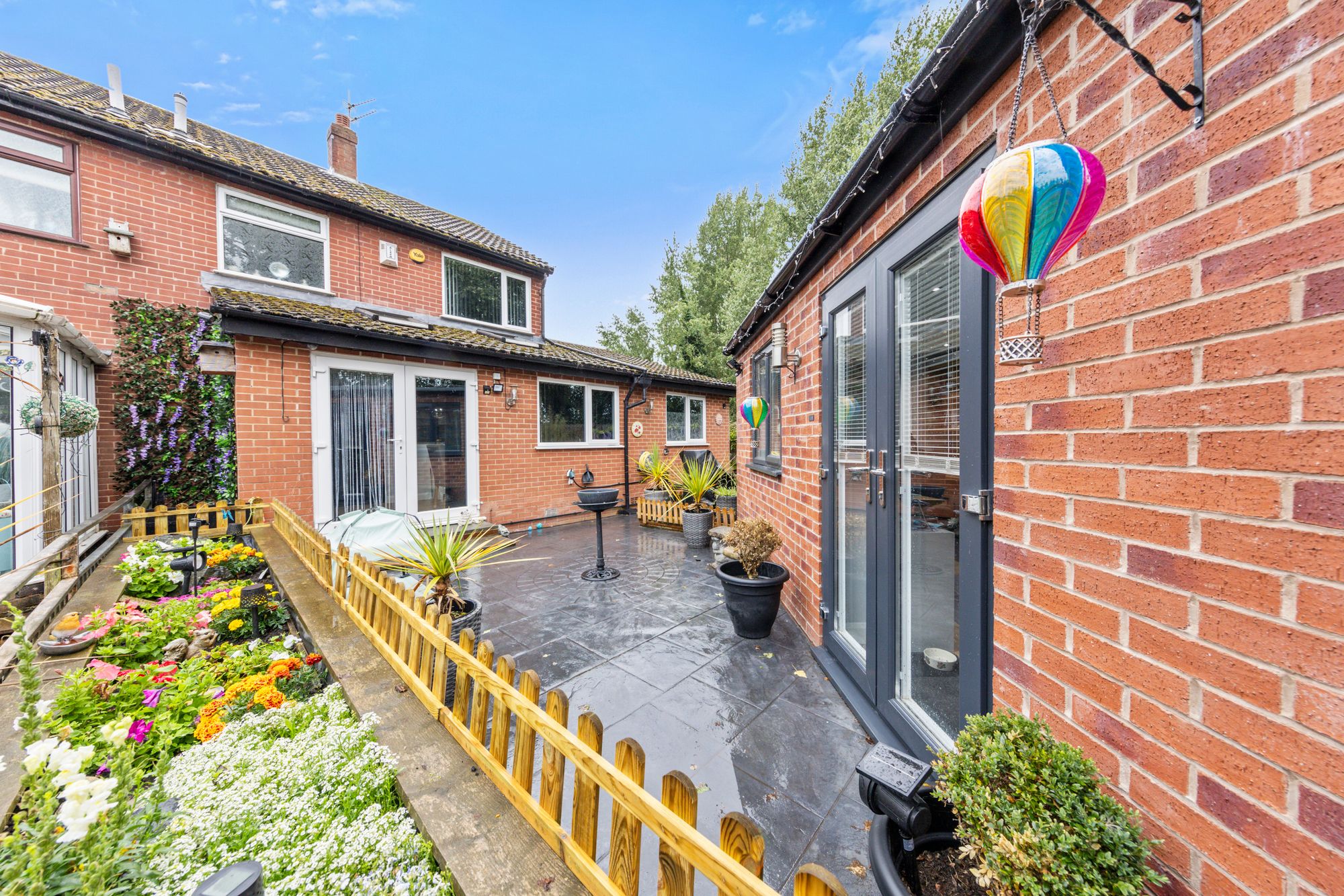Charter Avenue, Warrington