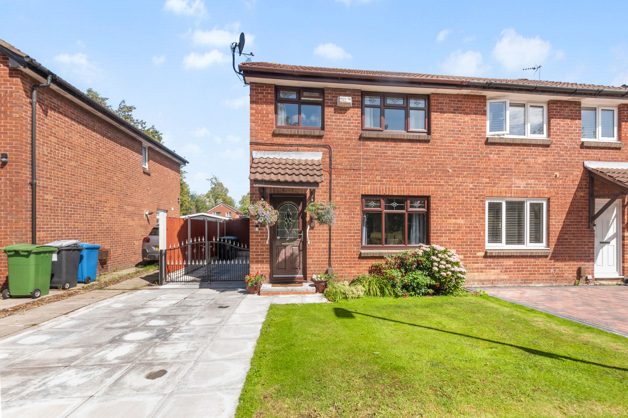 St. Bridgets Close, Fearnhead, WA2