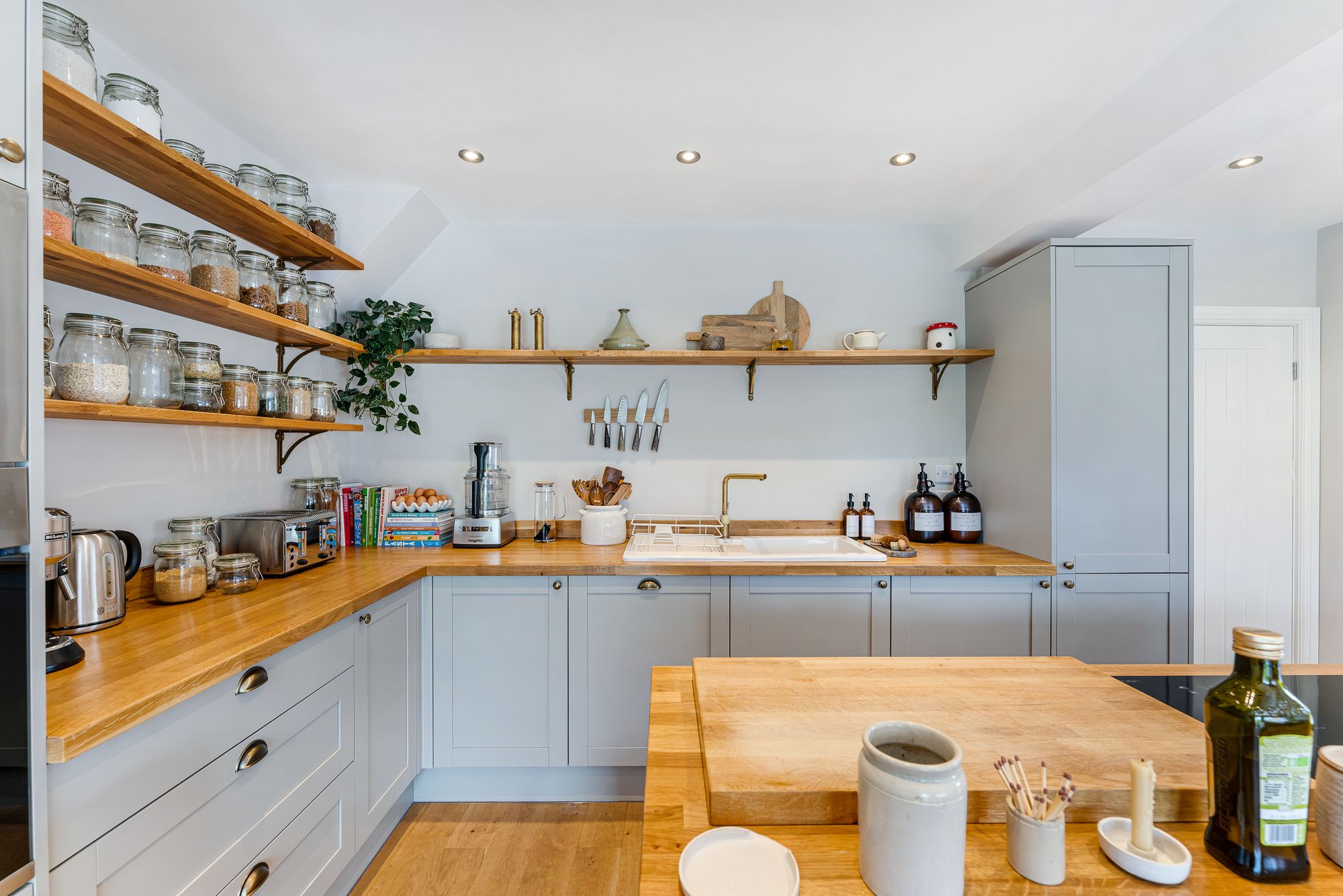 Coronation Road, Runcorn, WA7