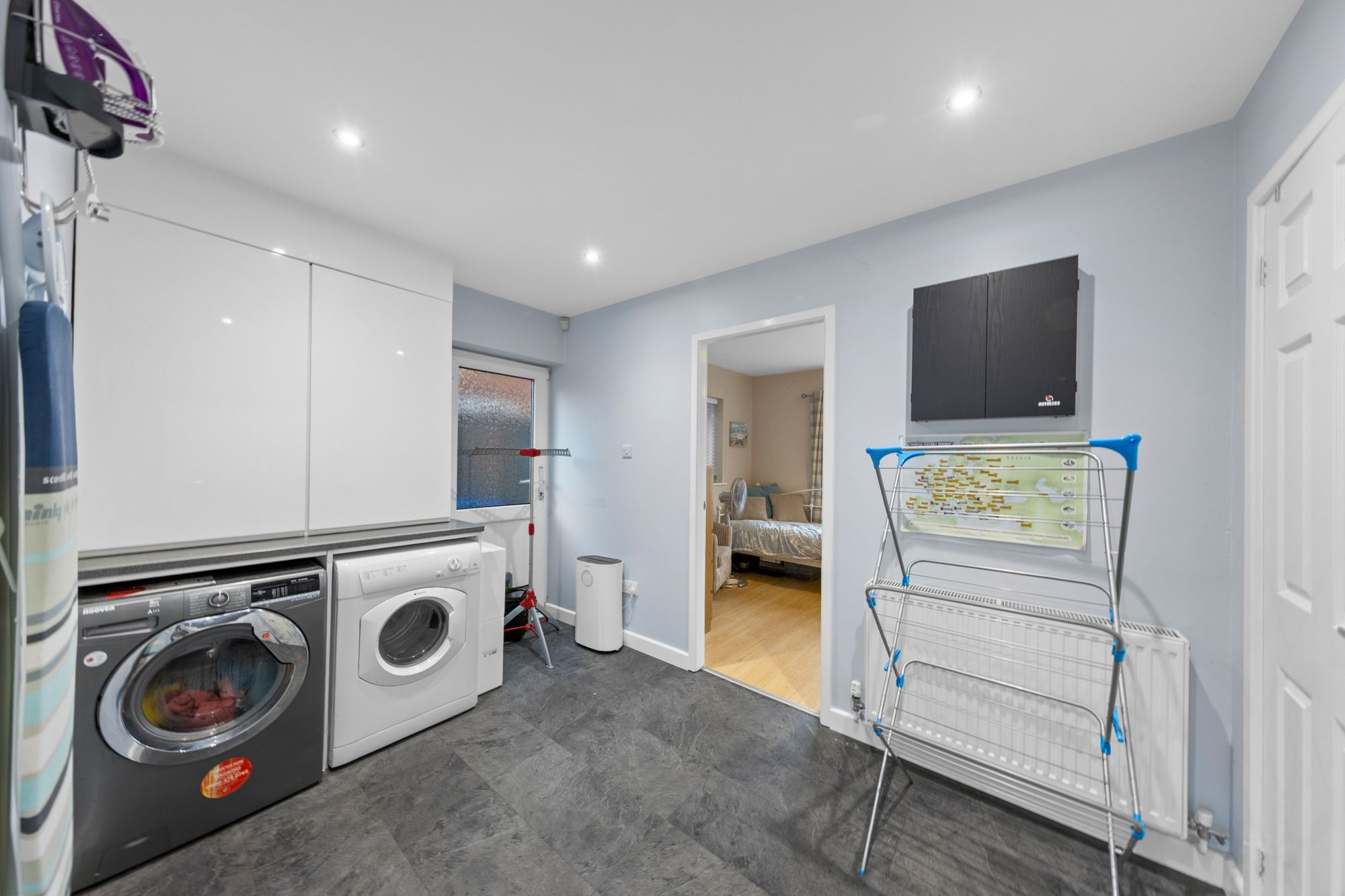 Isherwood Close, Fearnhead, WA2