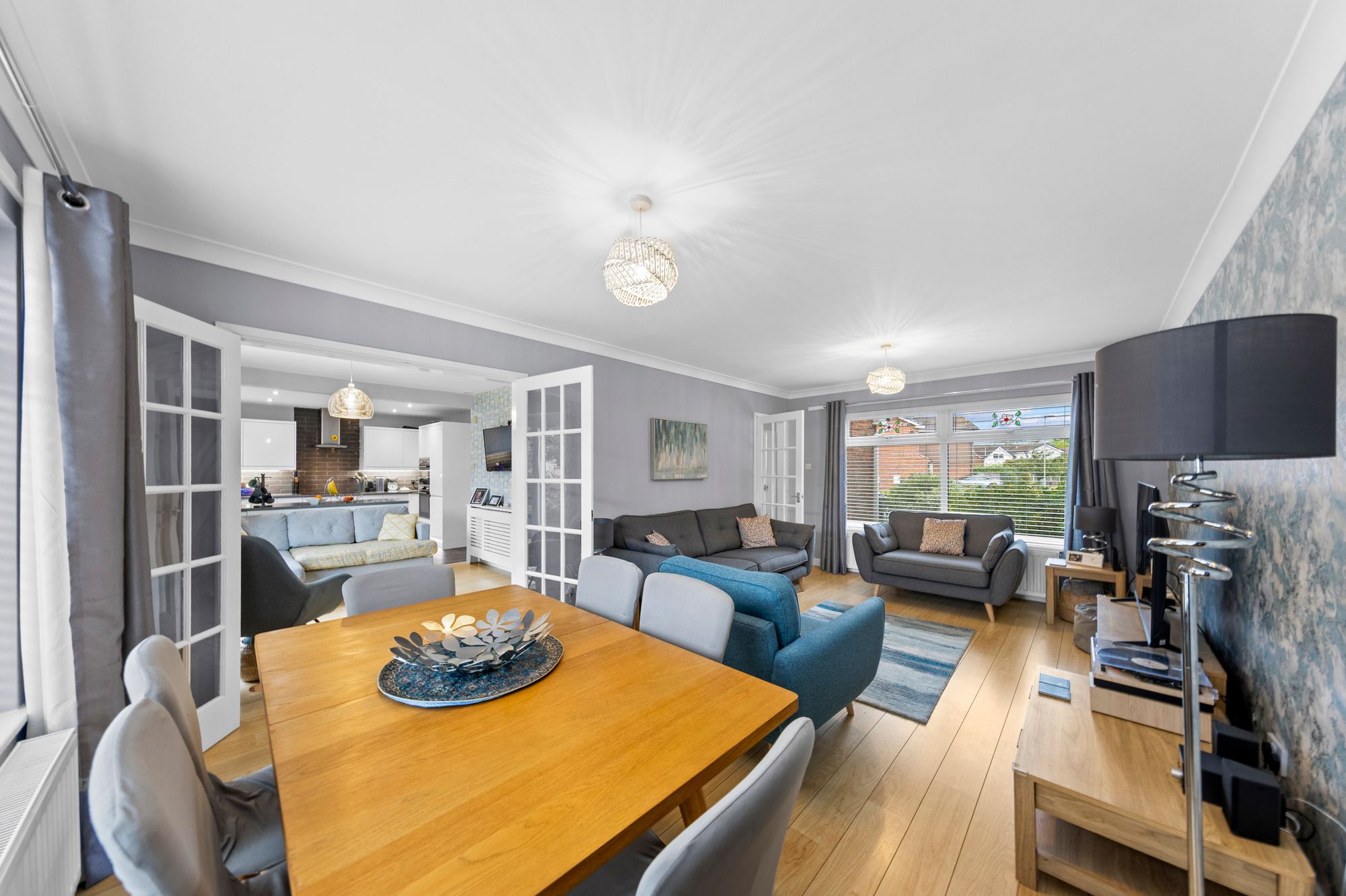Isherwood Close, Fearnhead, WA2