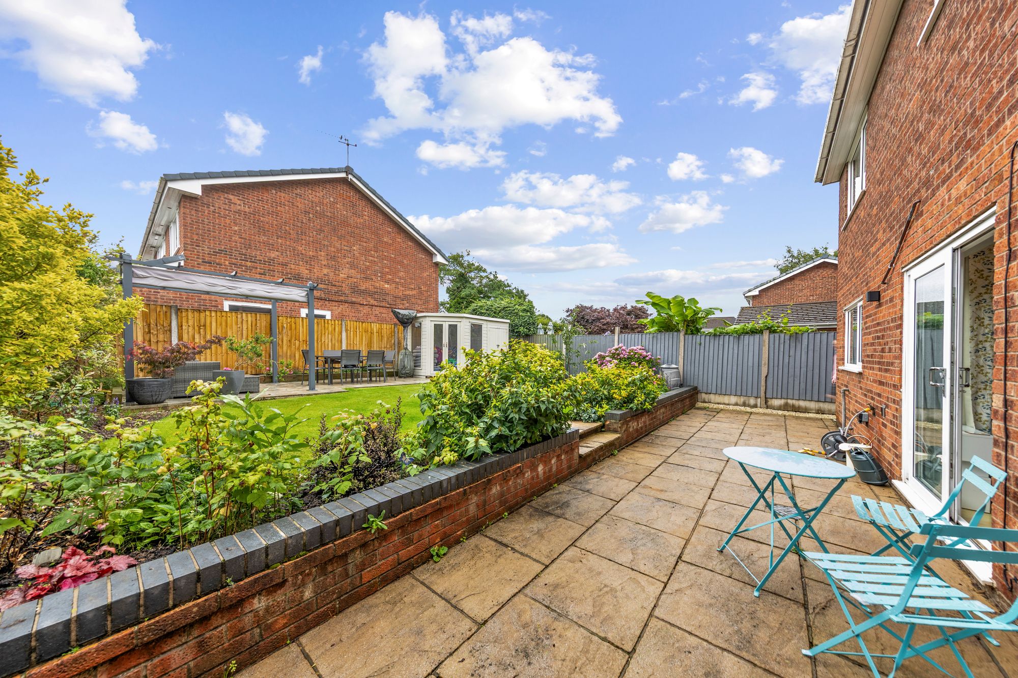 Isherwood Close, Fearnhead, WA2