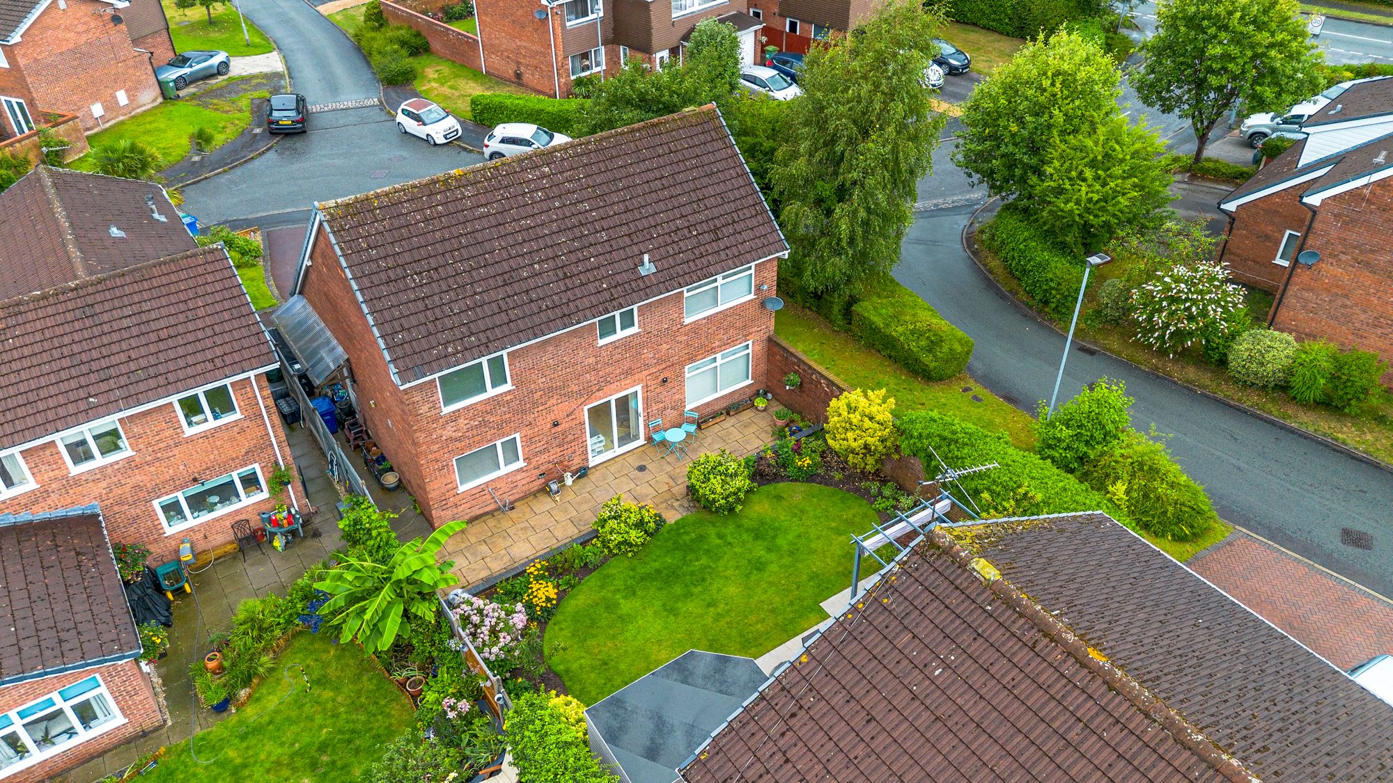 Isherwood Close, Fearnhead, WA2