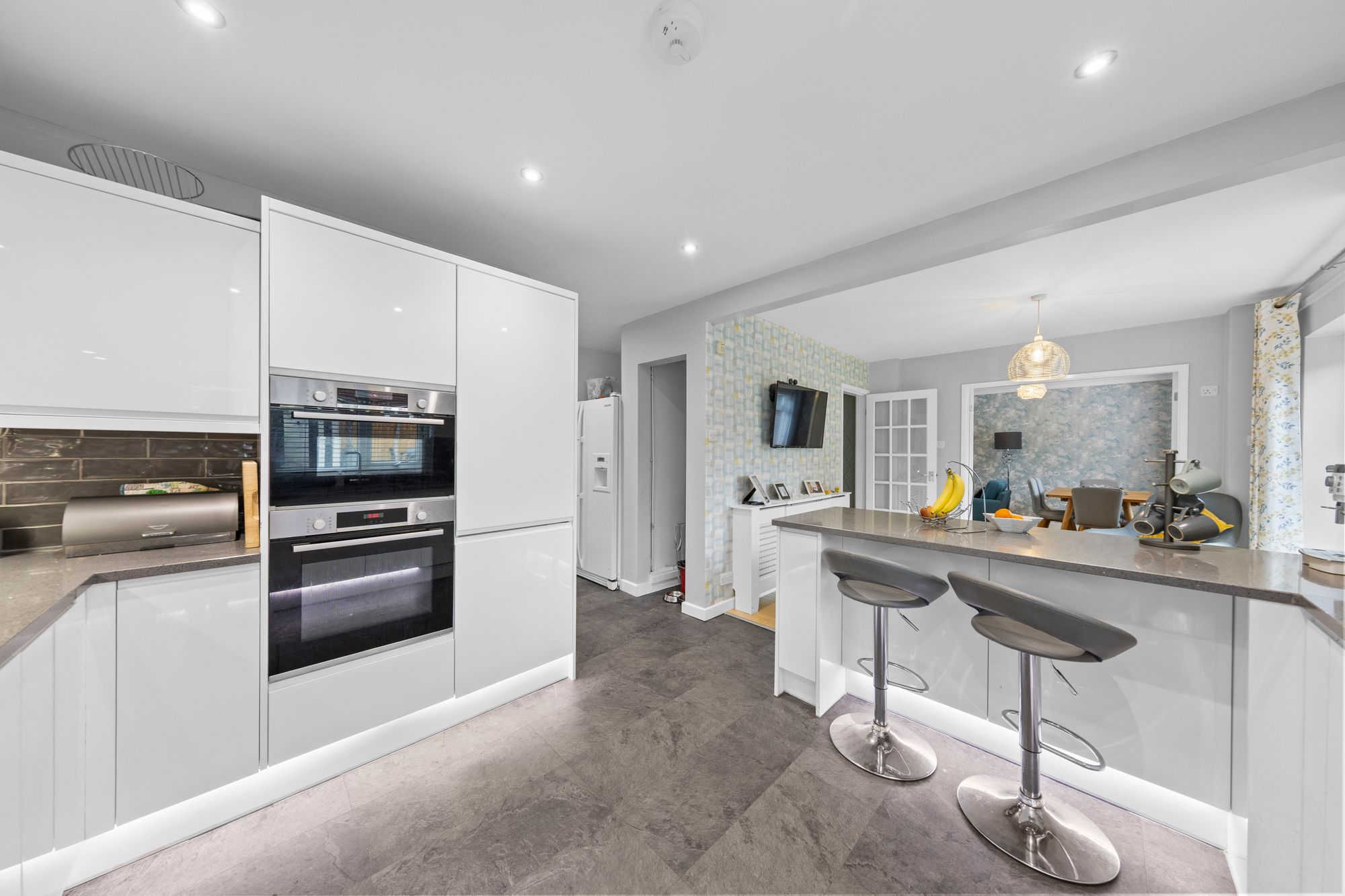 Isherwood Close, Fearnhead, WA2