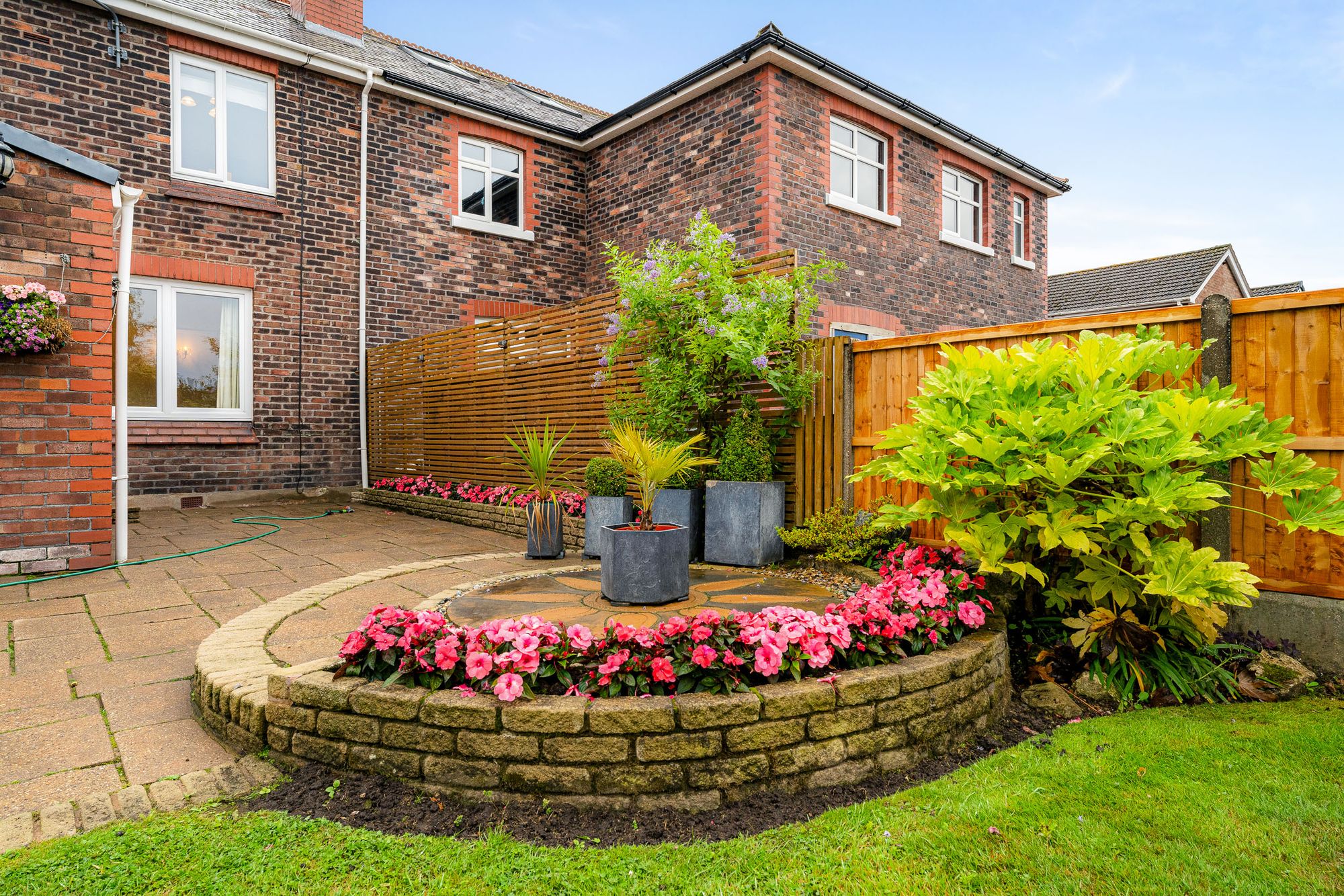 Upton Lane, Widnes, WA8