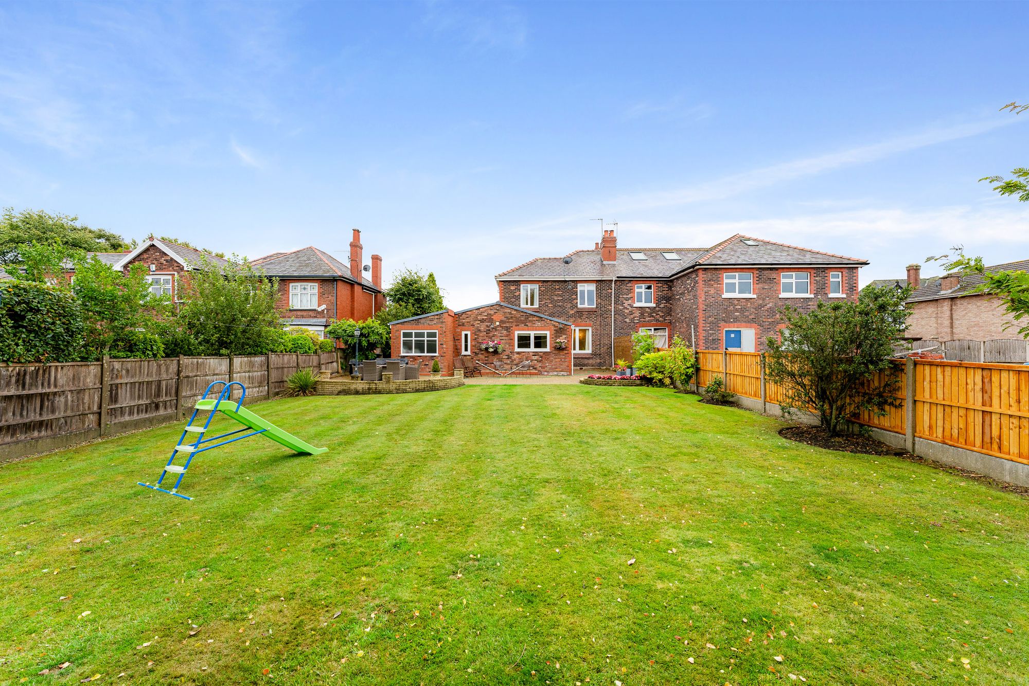 Upton Lane, Widnes, WA8