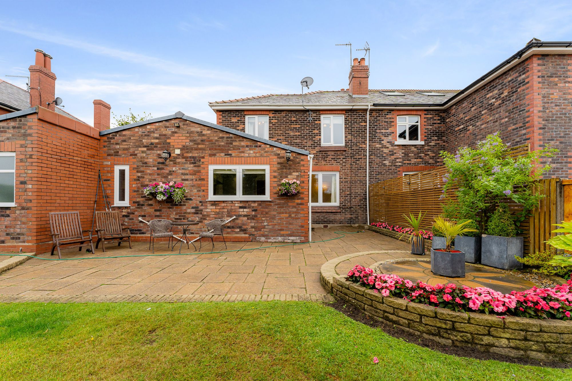 Upton Lane, Widnes, WA8