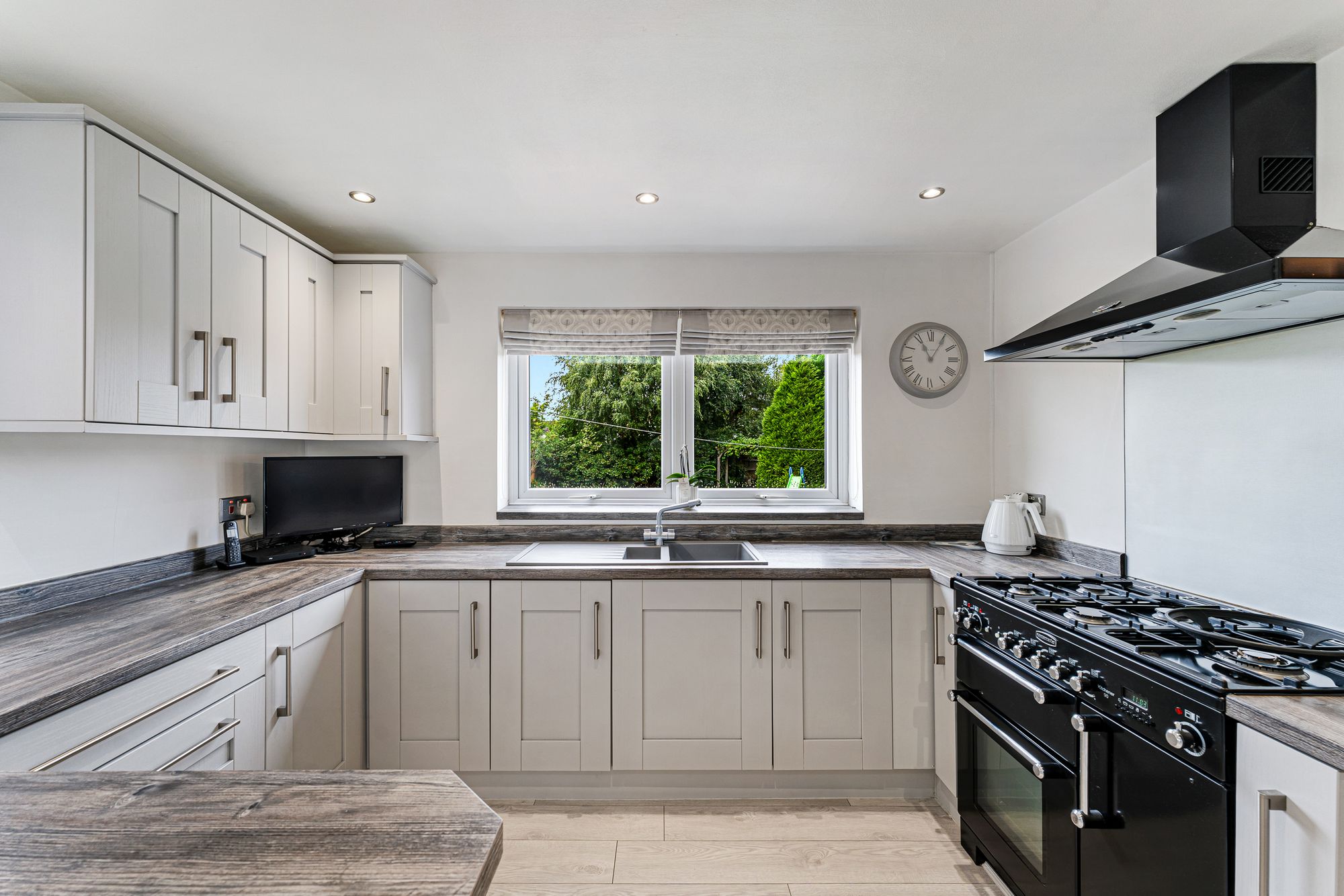 Upton Lane, Widnes, WA8