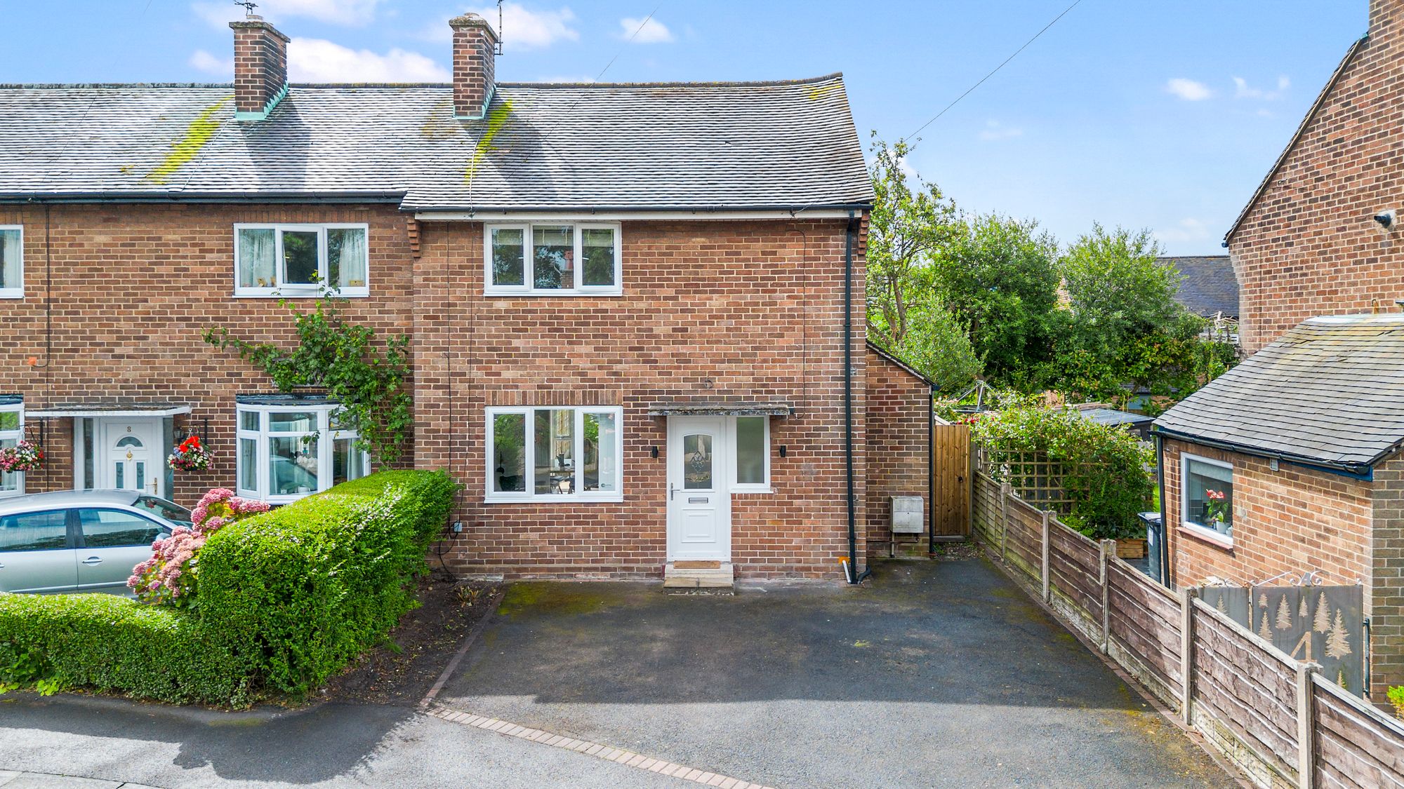 Round Thorn, Croft, WA3
