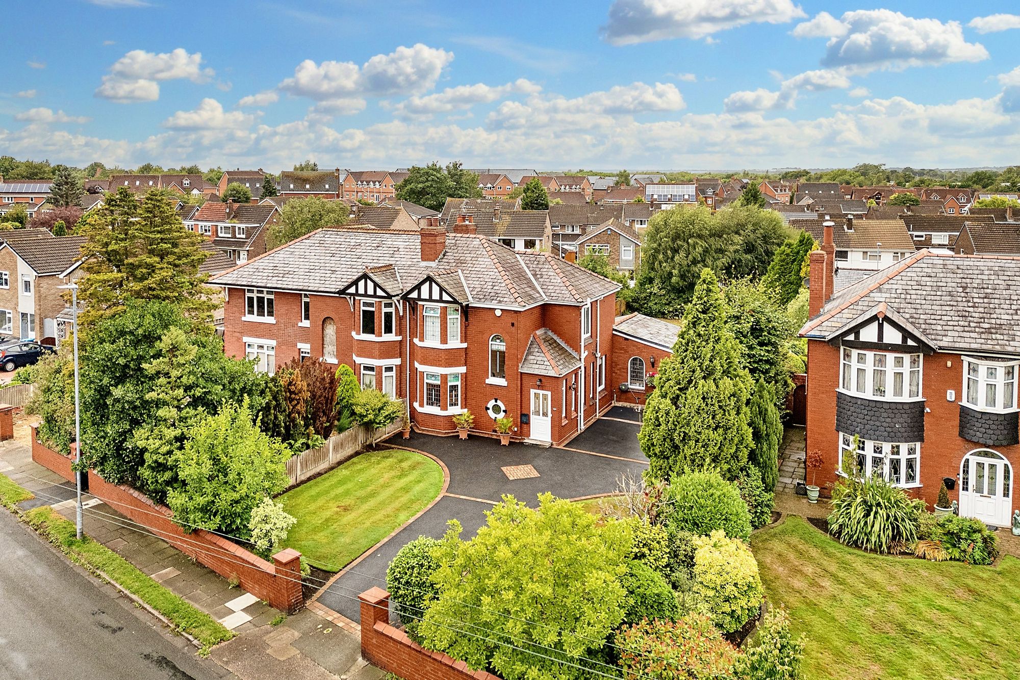 Upton Lane, Widnes, WA8