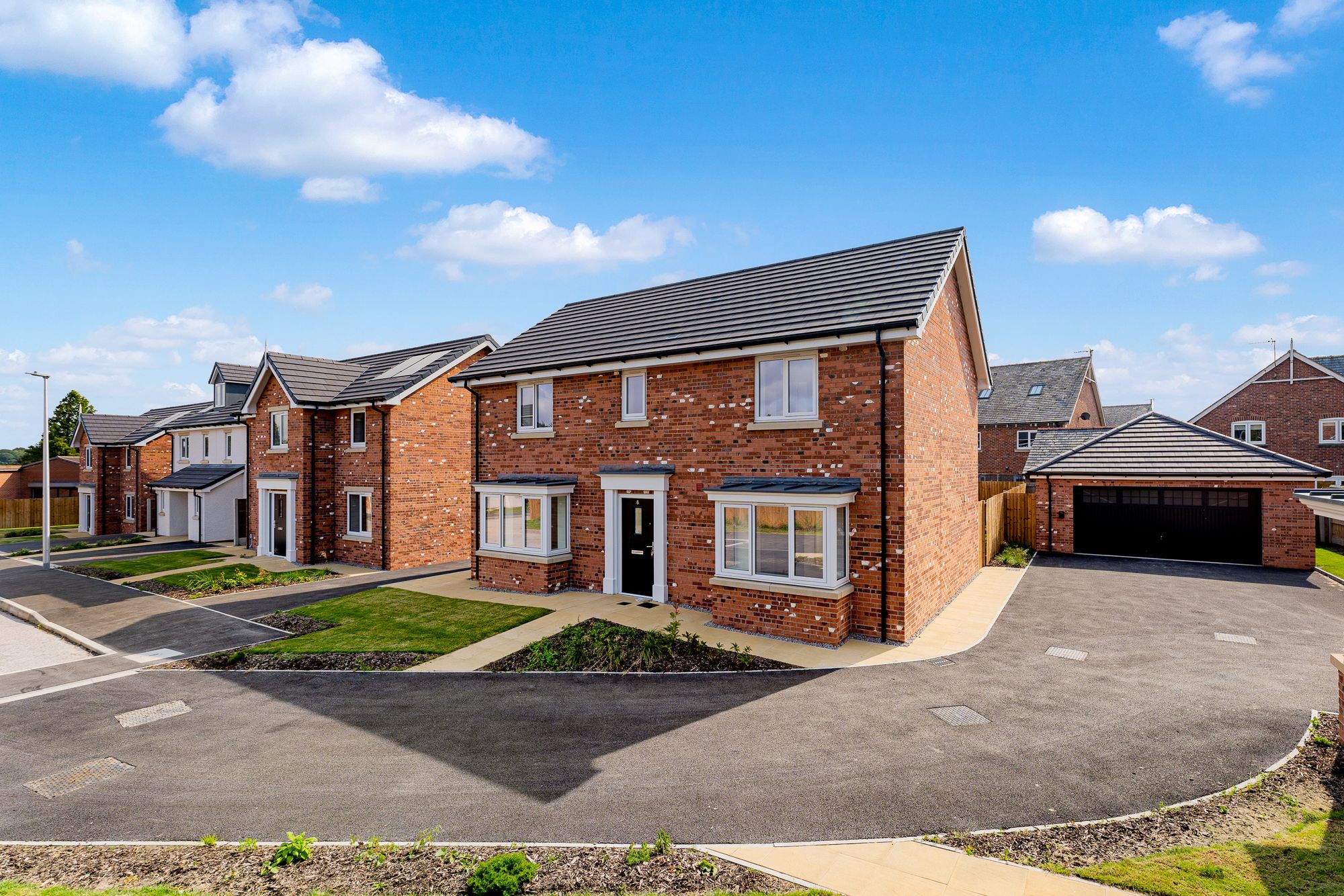 Halis Court, Hale Village, L24