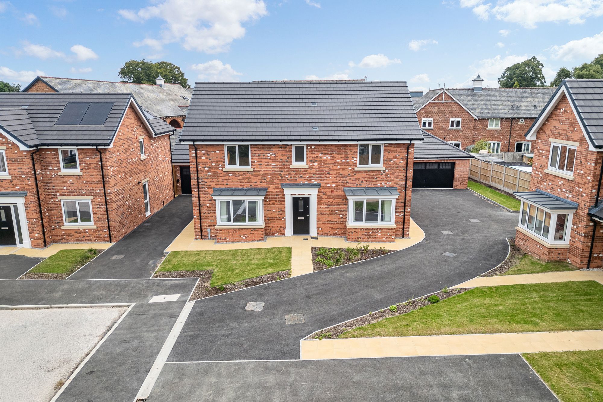 Halis Court, Hale Village, L24