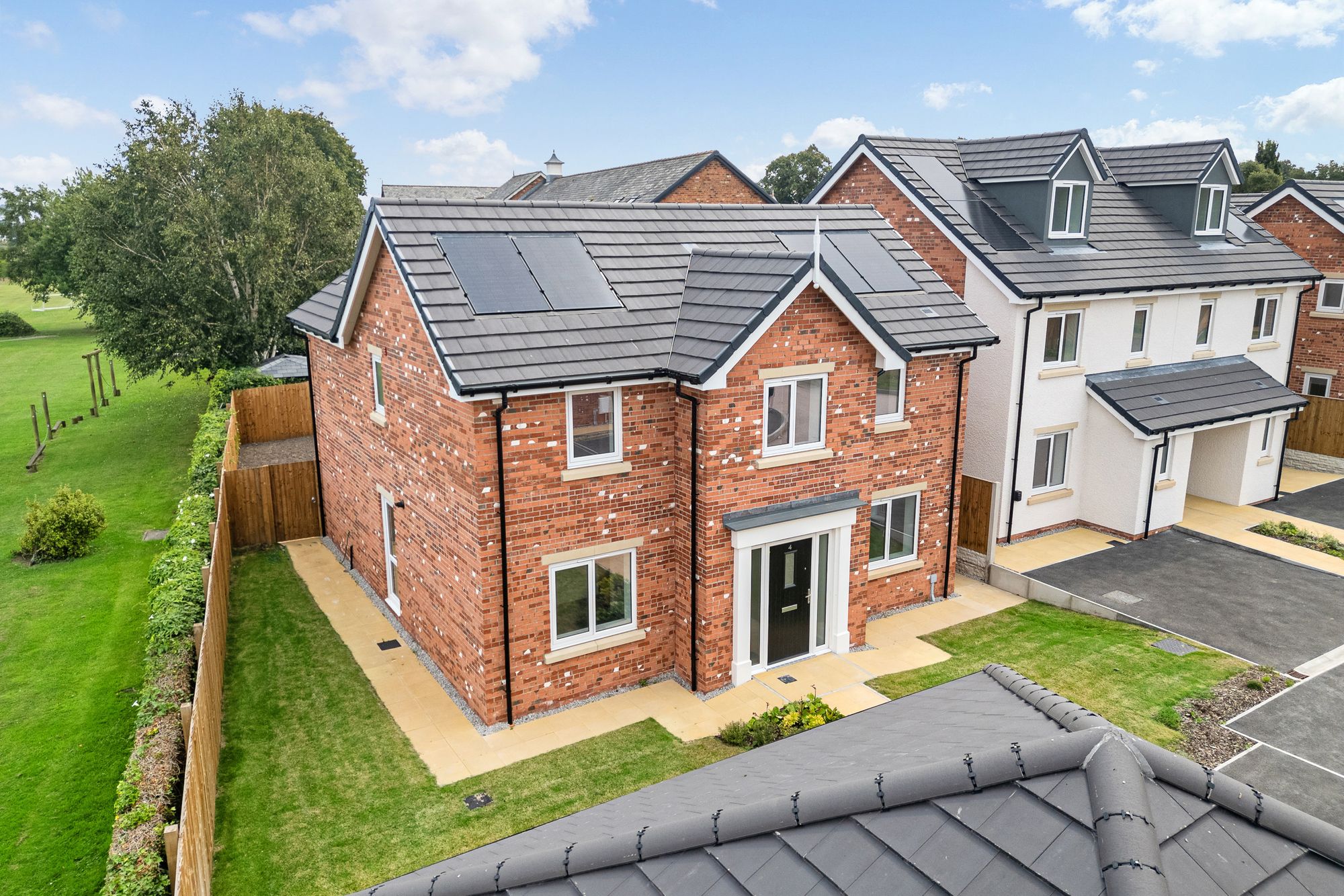 Halis Court, Hale Village, L24