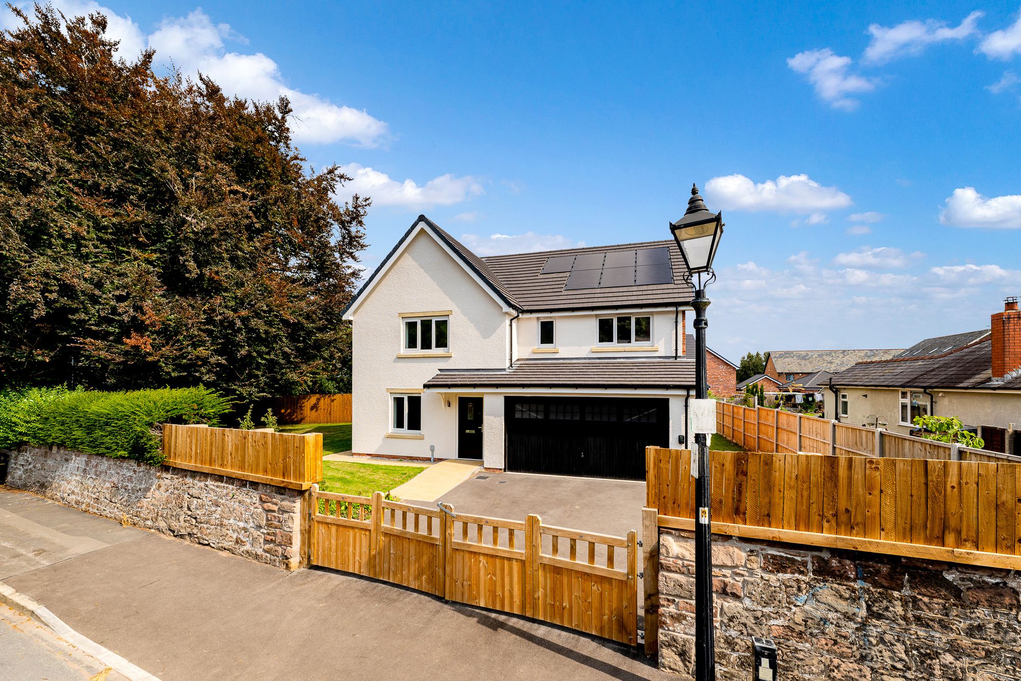 Church End, Hale Village, L24