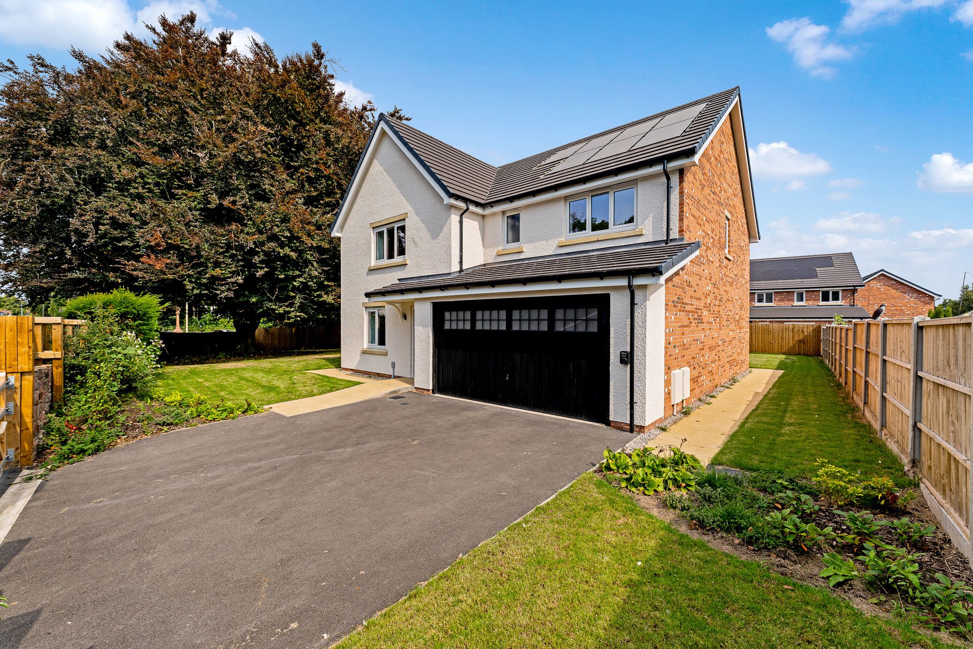 Church End, Hale Village, L24