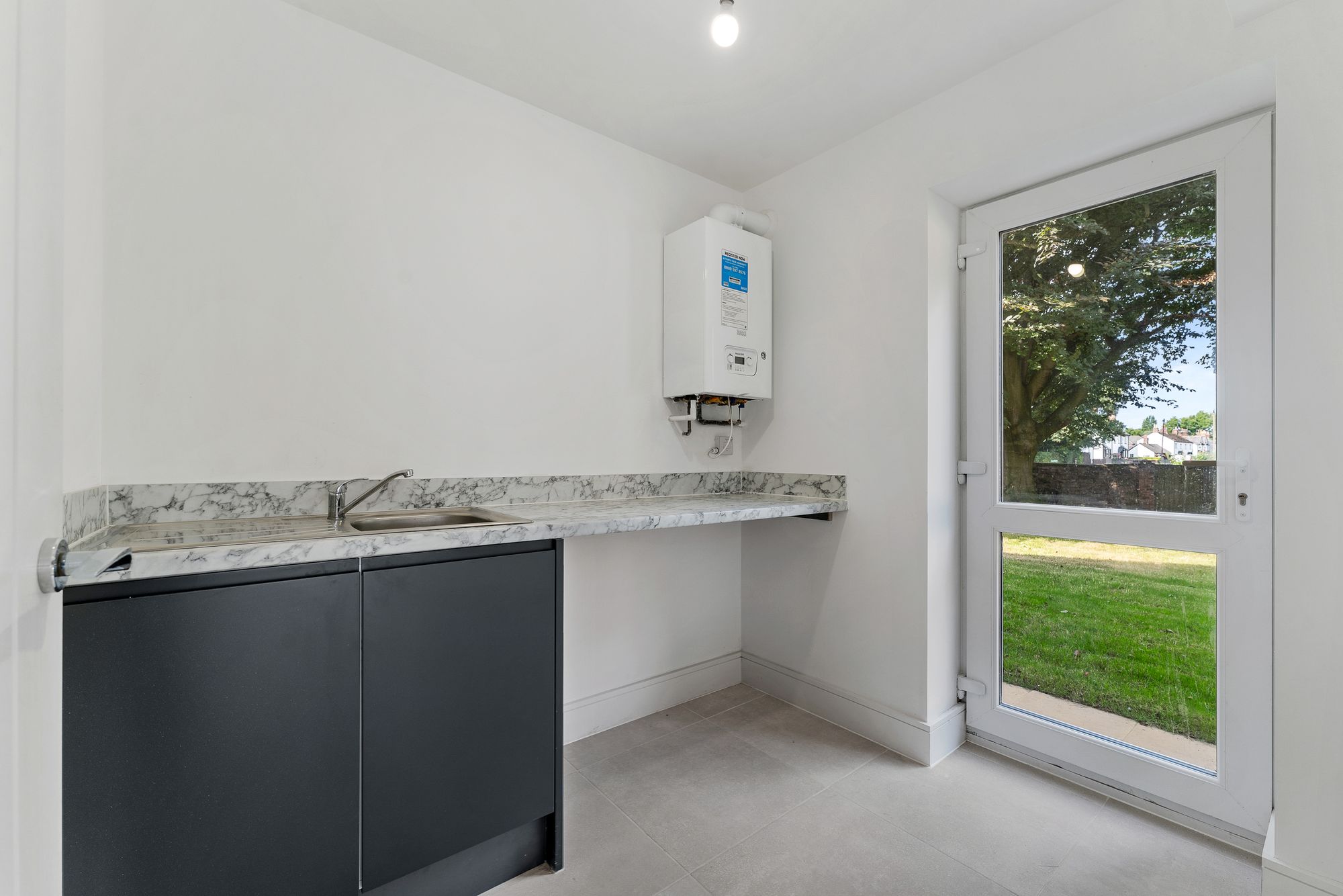 Church End, Hale Village, L24