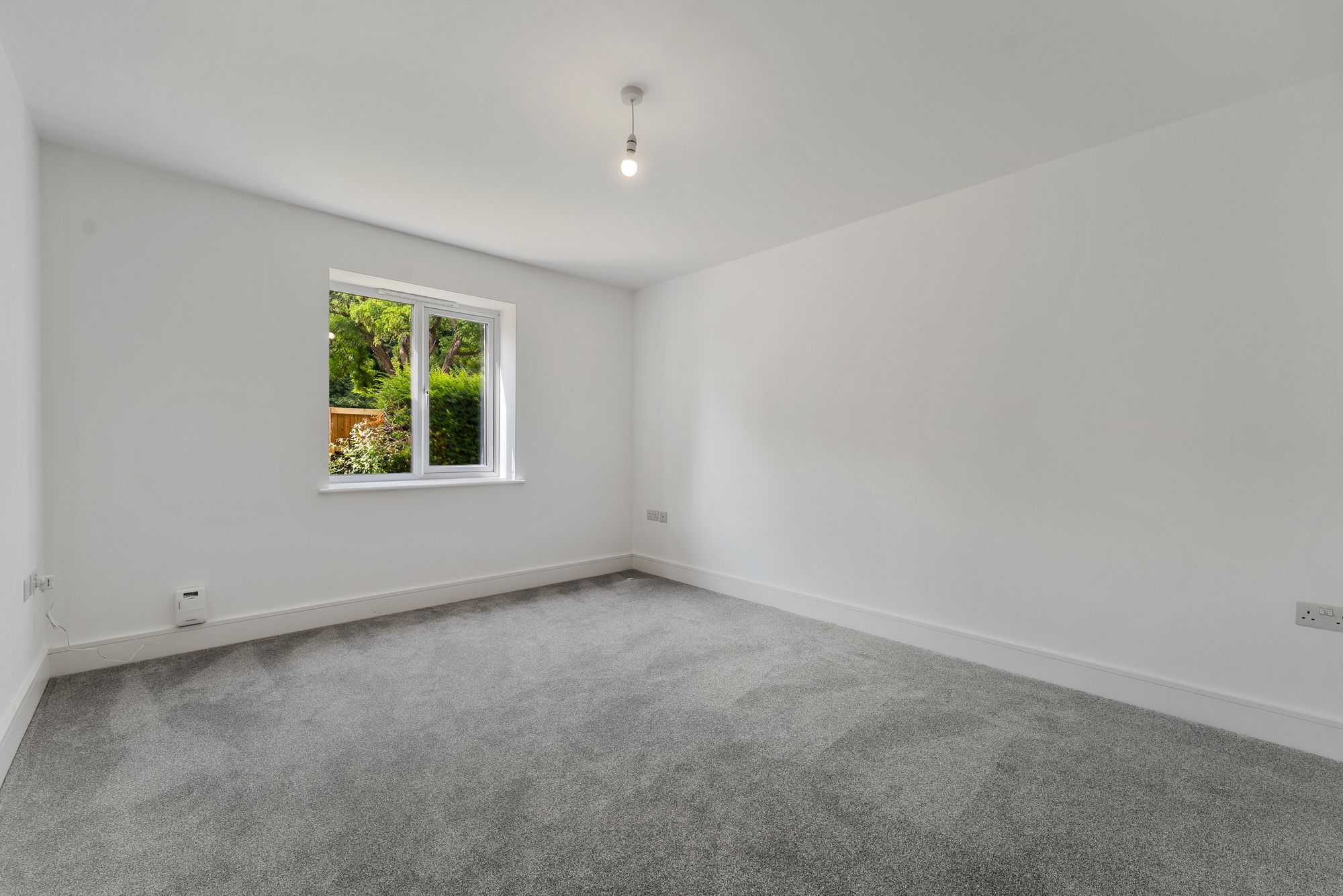 Church End, Hale Village, L24