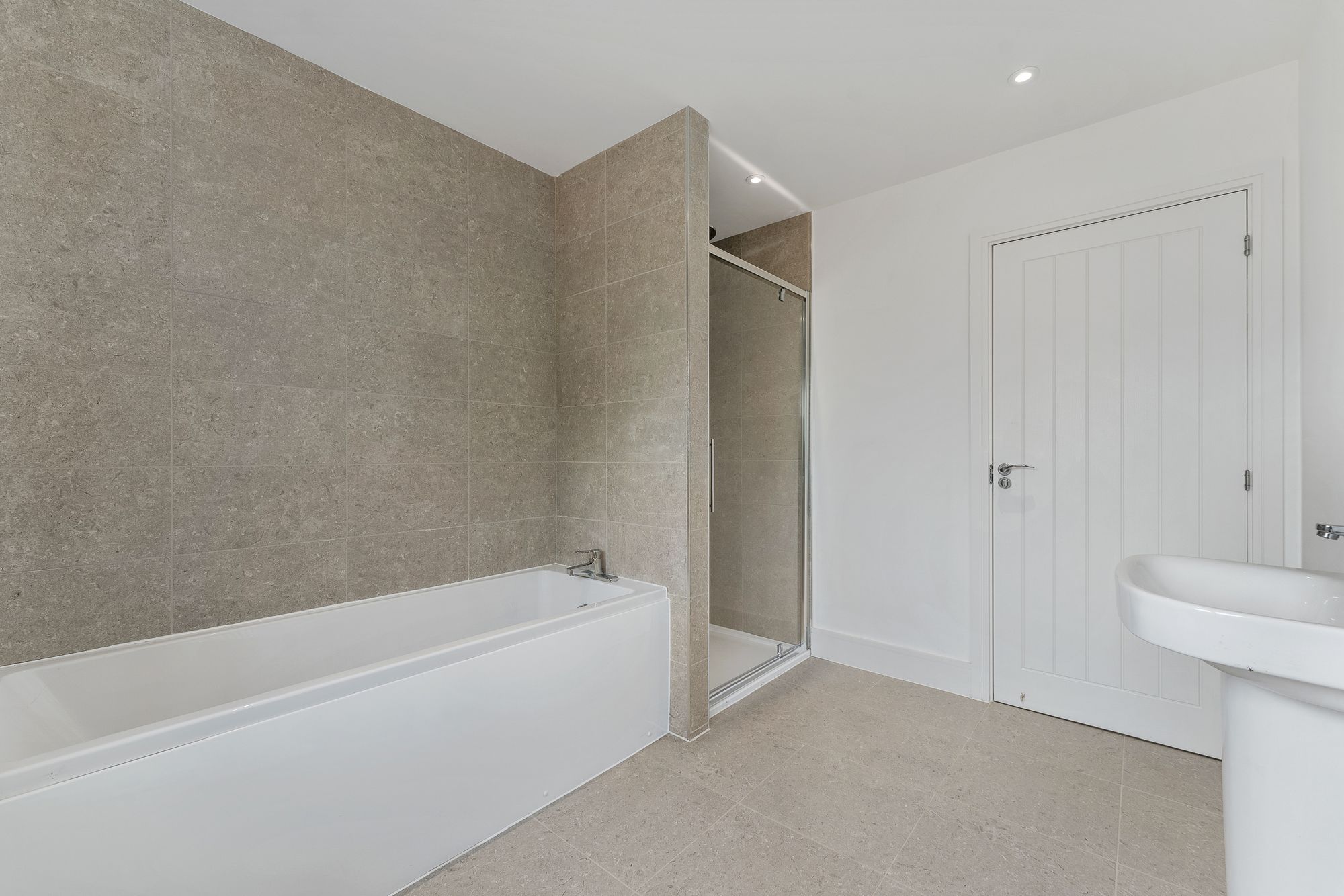 Church End, Hale Village, L24