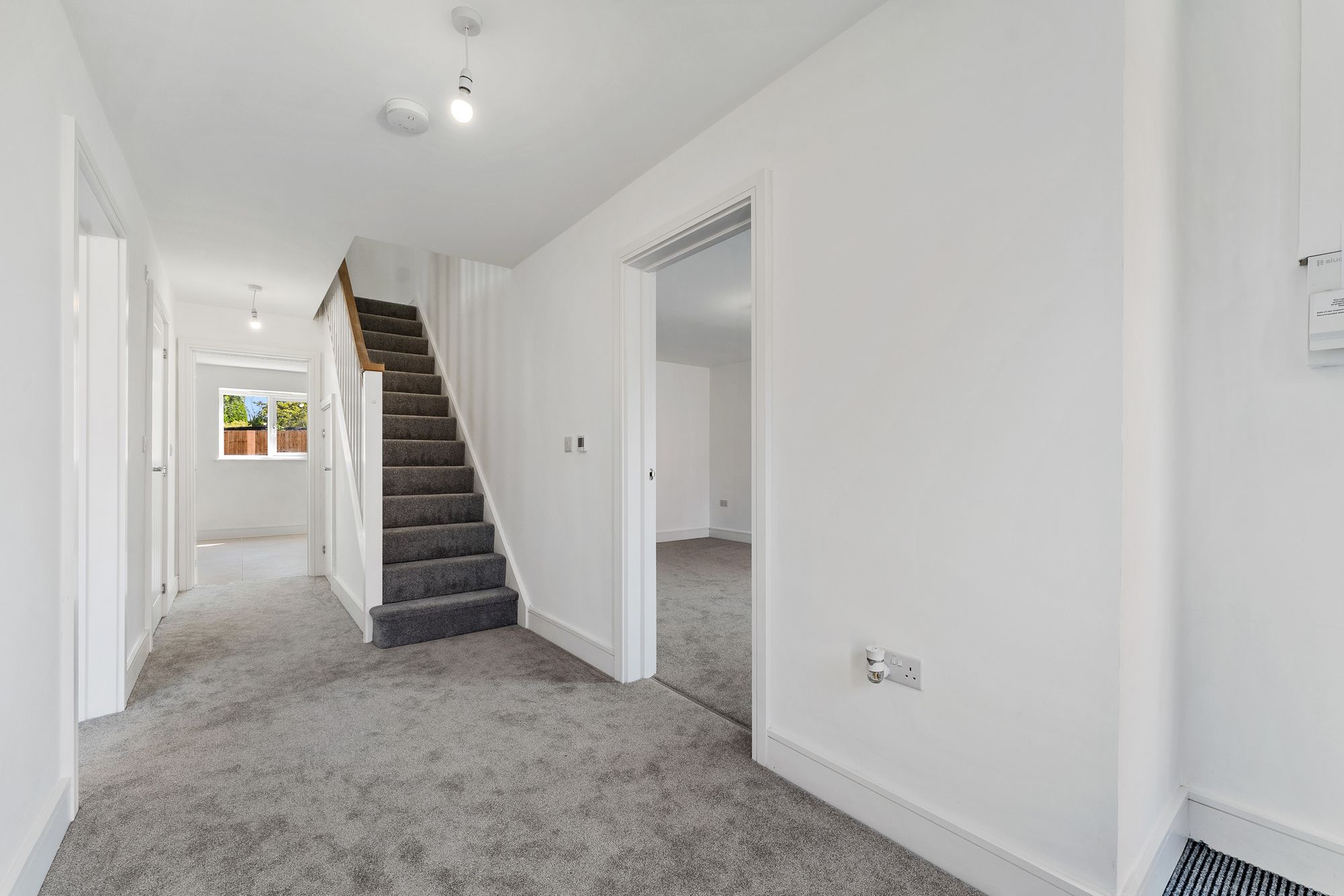 Halis Court, Hale Village, L24