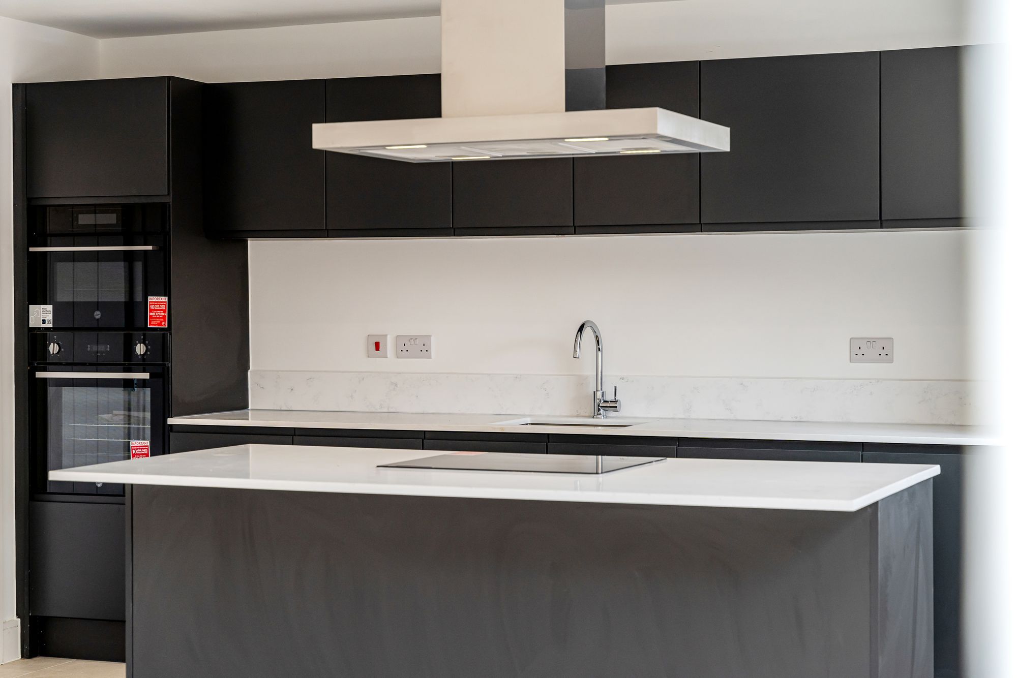 Halis Court, Hale Village, L24