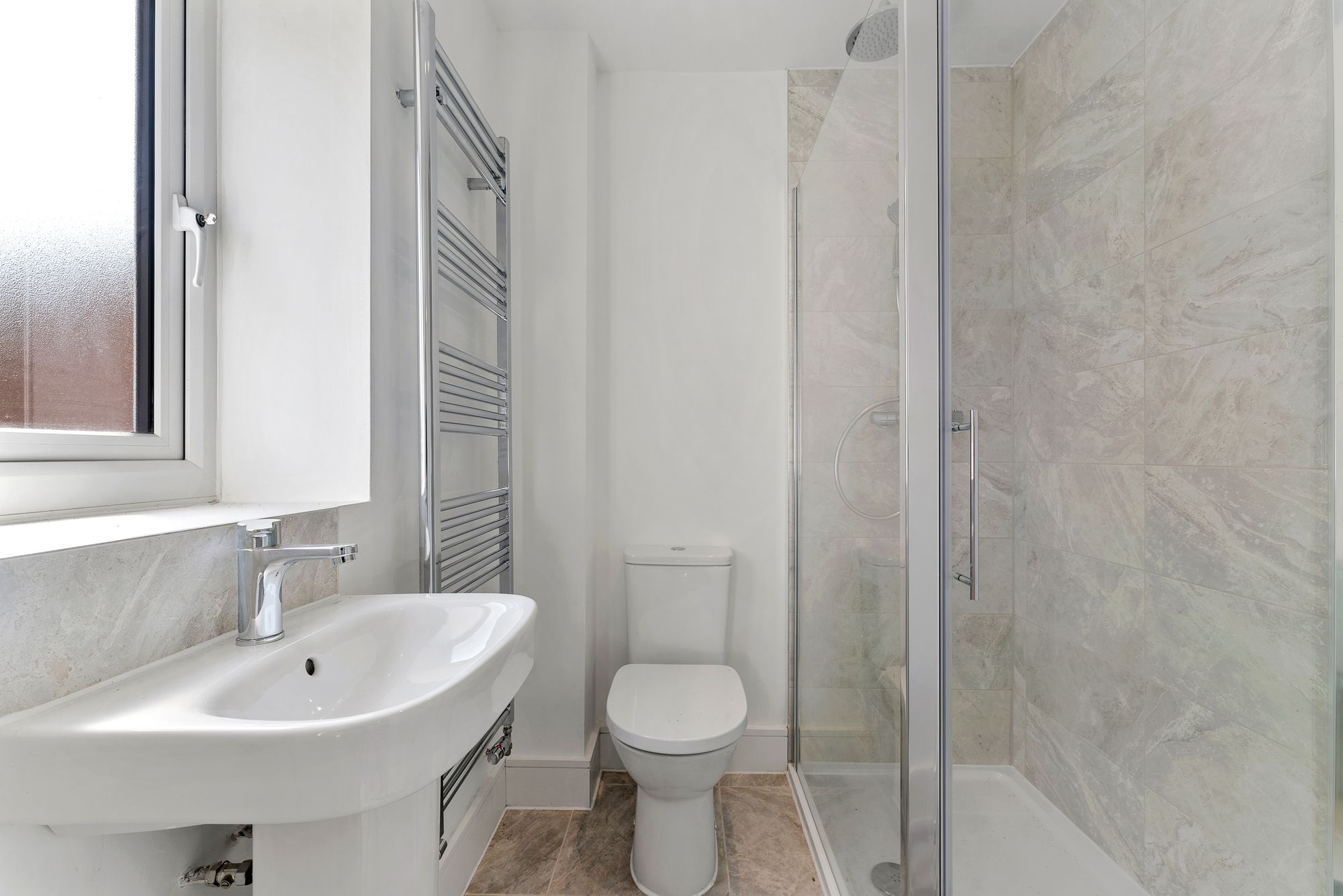 Halis Court, Hale Village, L24