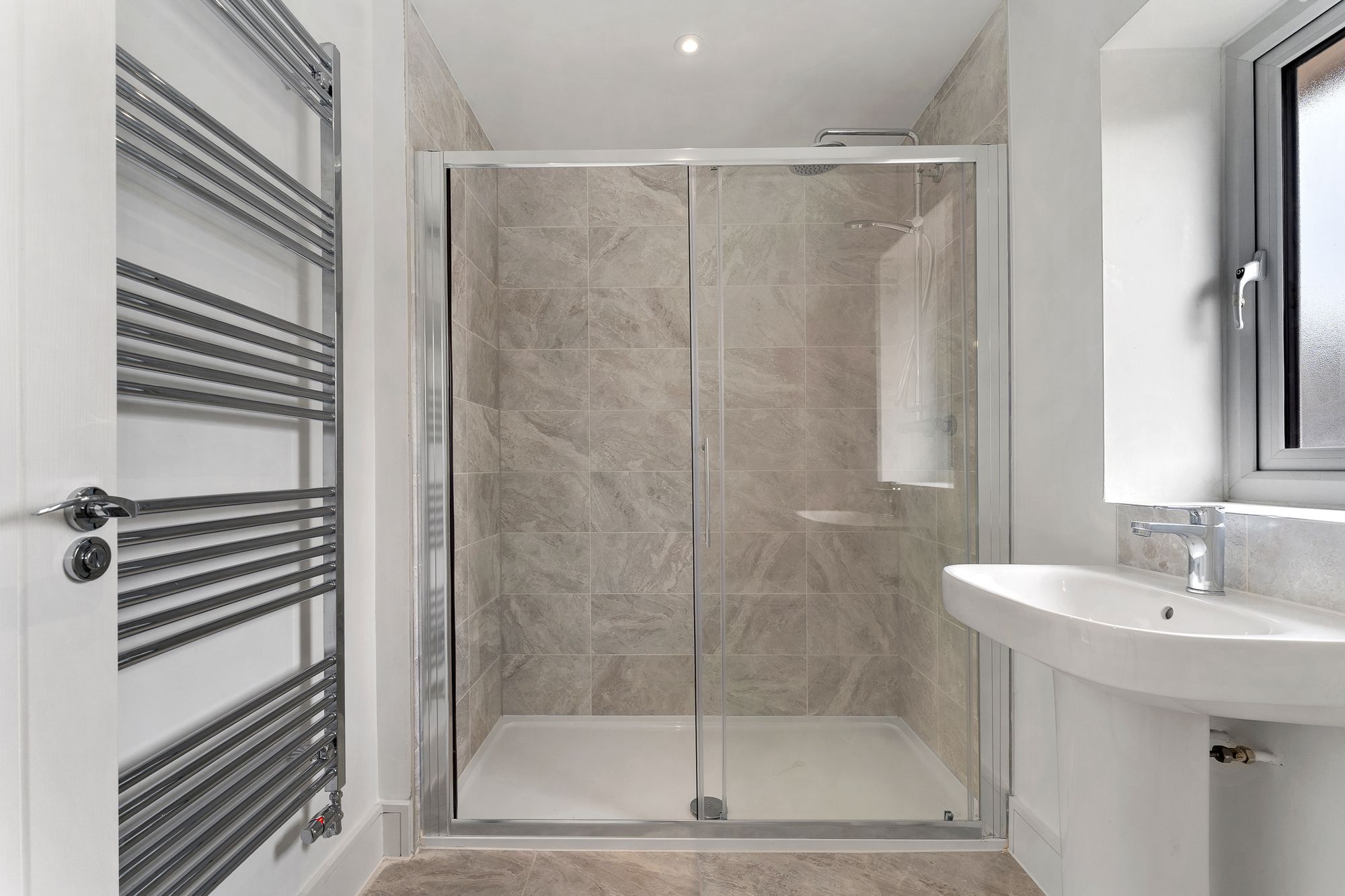 Halis Court, Hale Village, L24