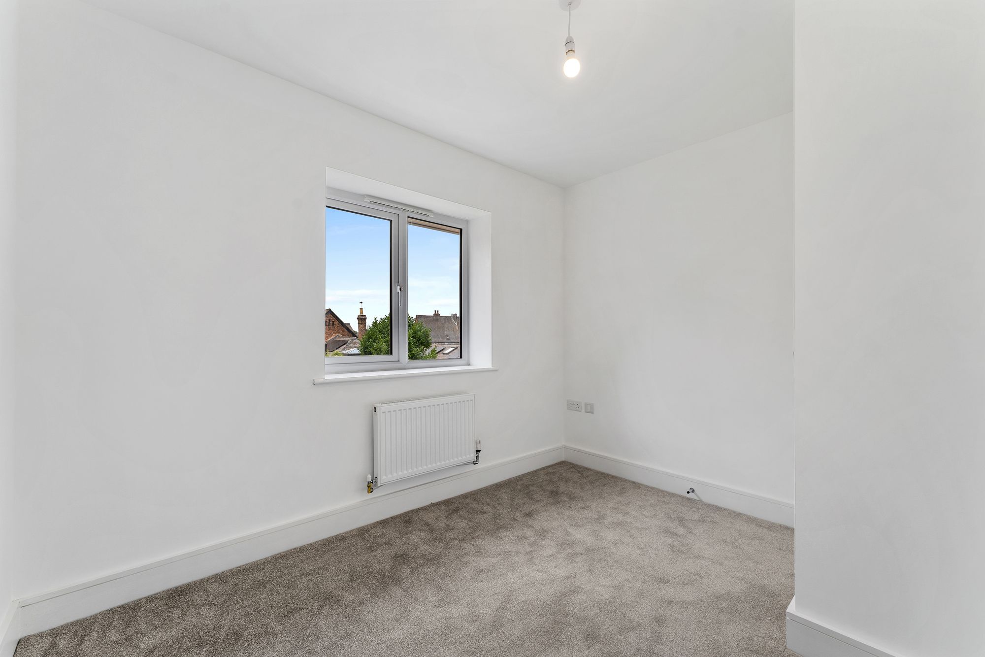 Halis Court, Hale Village, L24