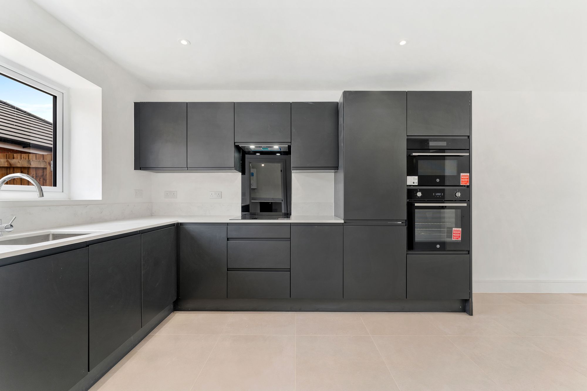 Halis Court, Hale Village, L24