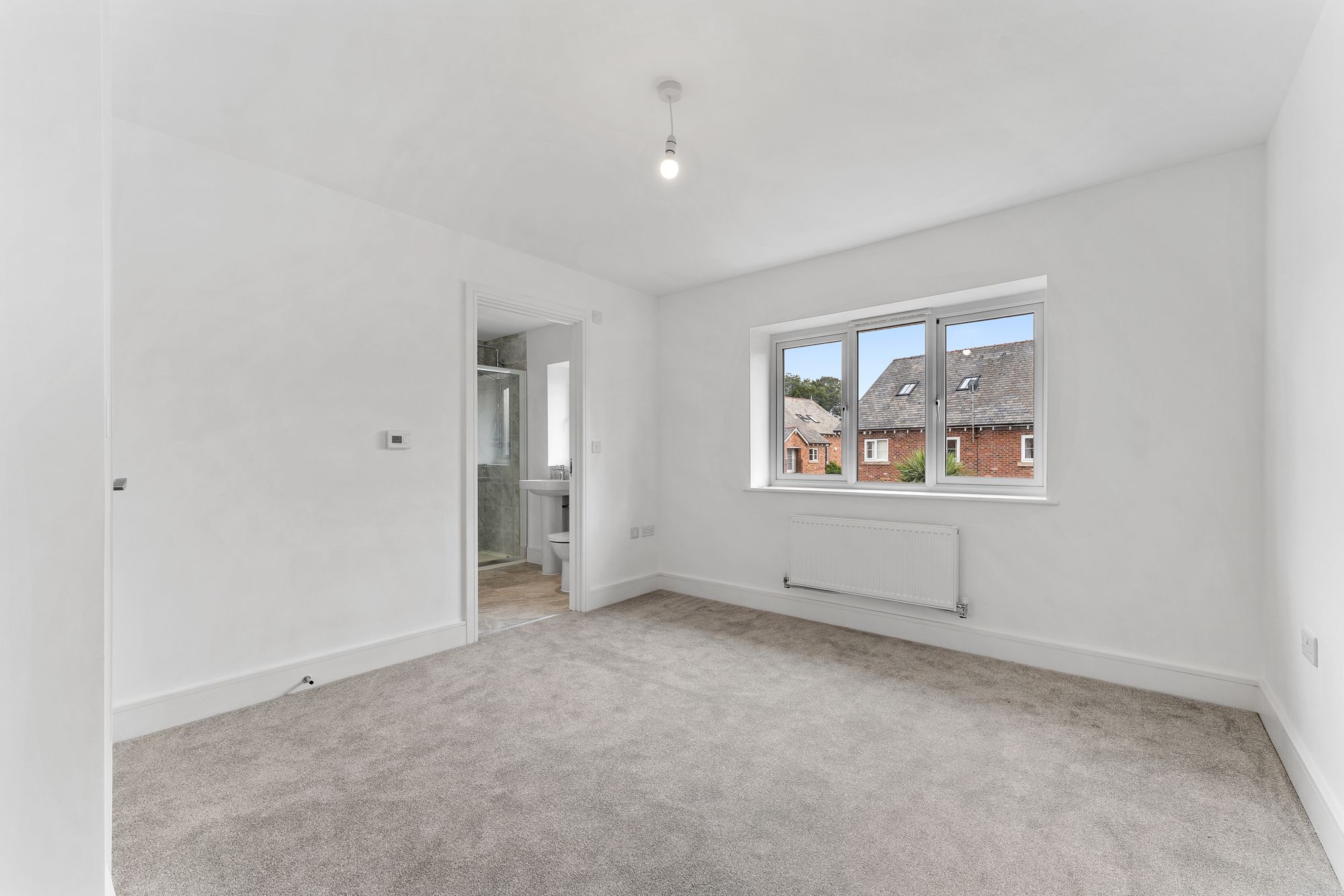 Halis Court, Hale Village, L24
