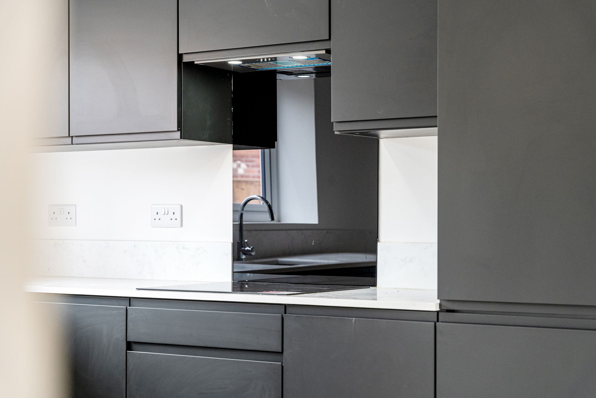 Halis Court, Hale Village, L24