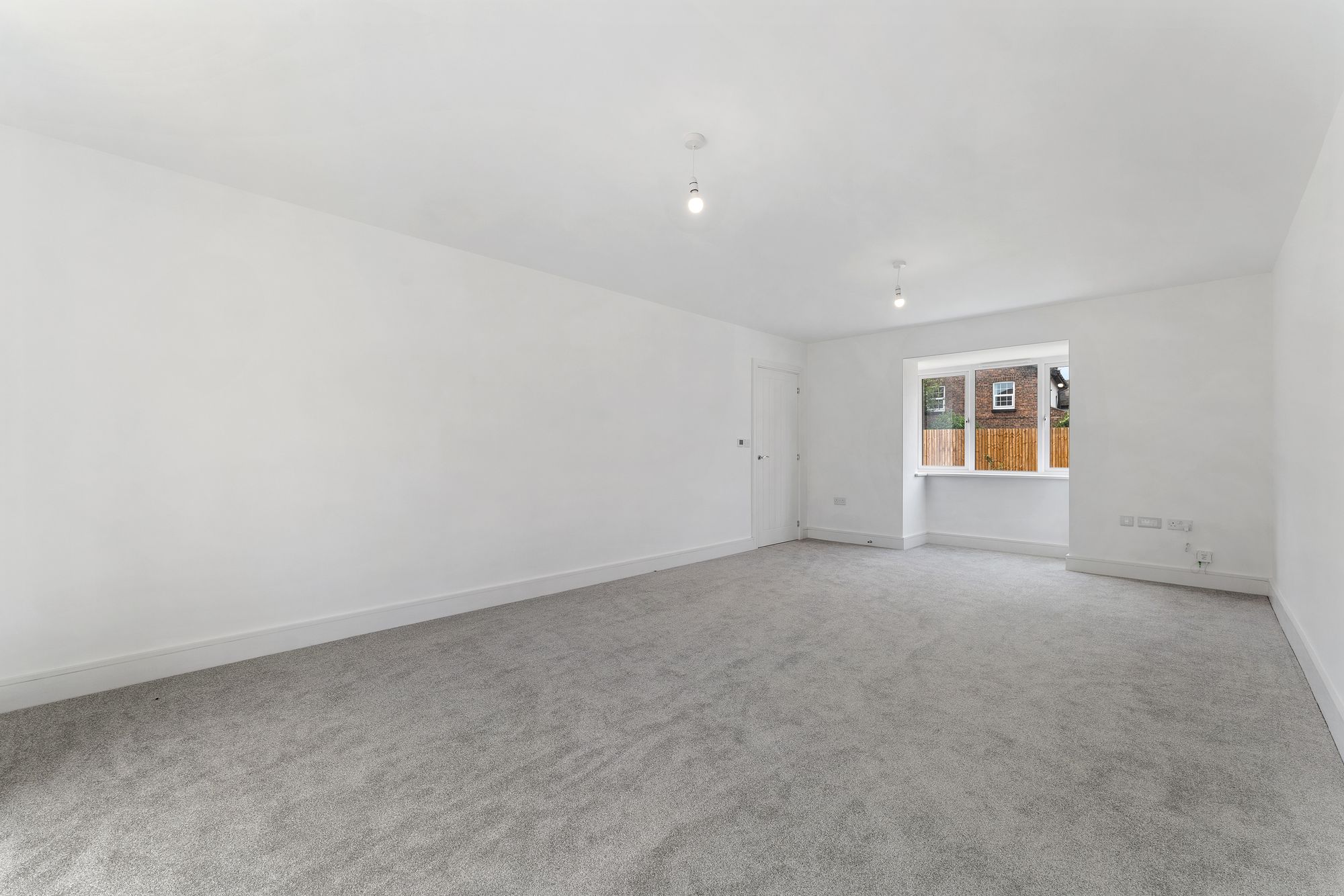 Halis Court, Hale Village, L24