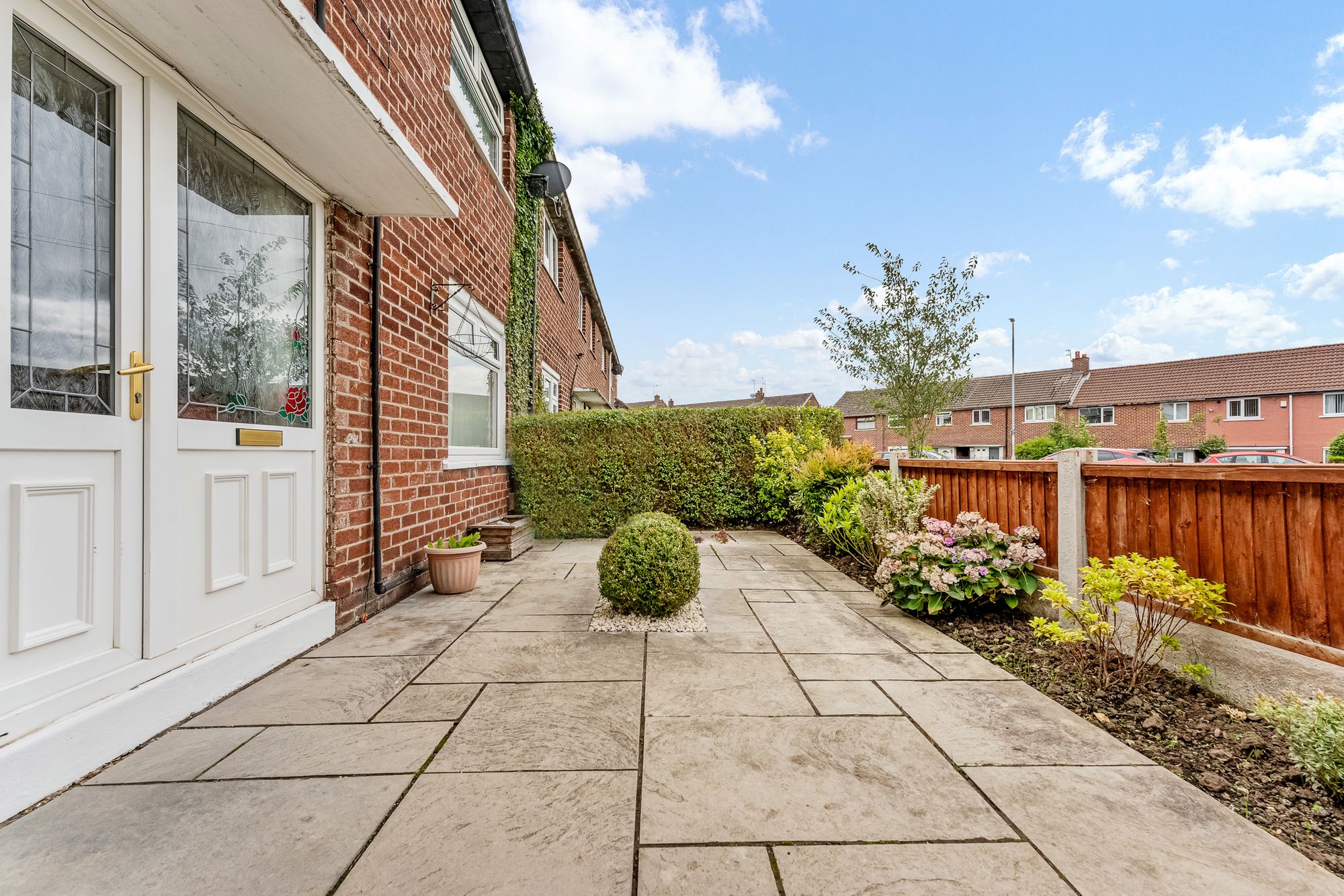 Royal Avenue, Widnes, WA8