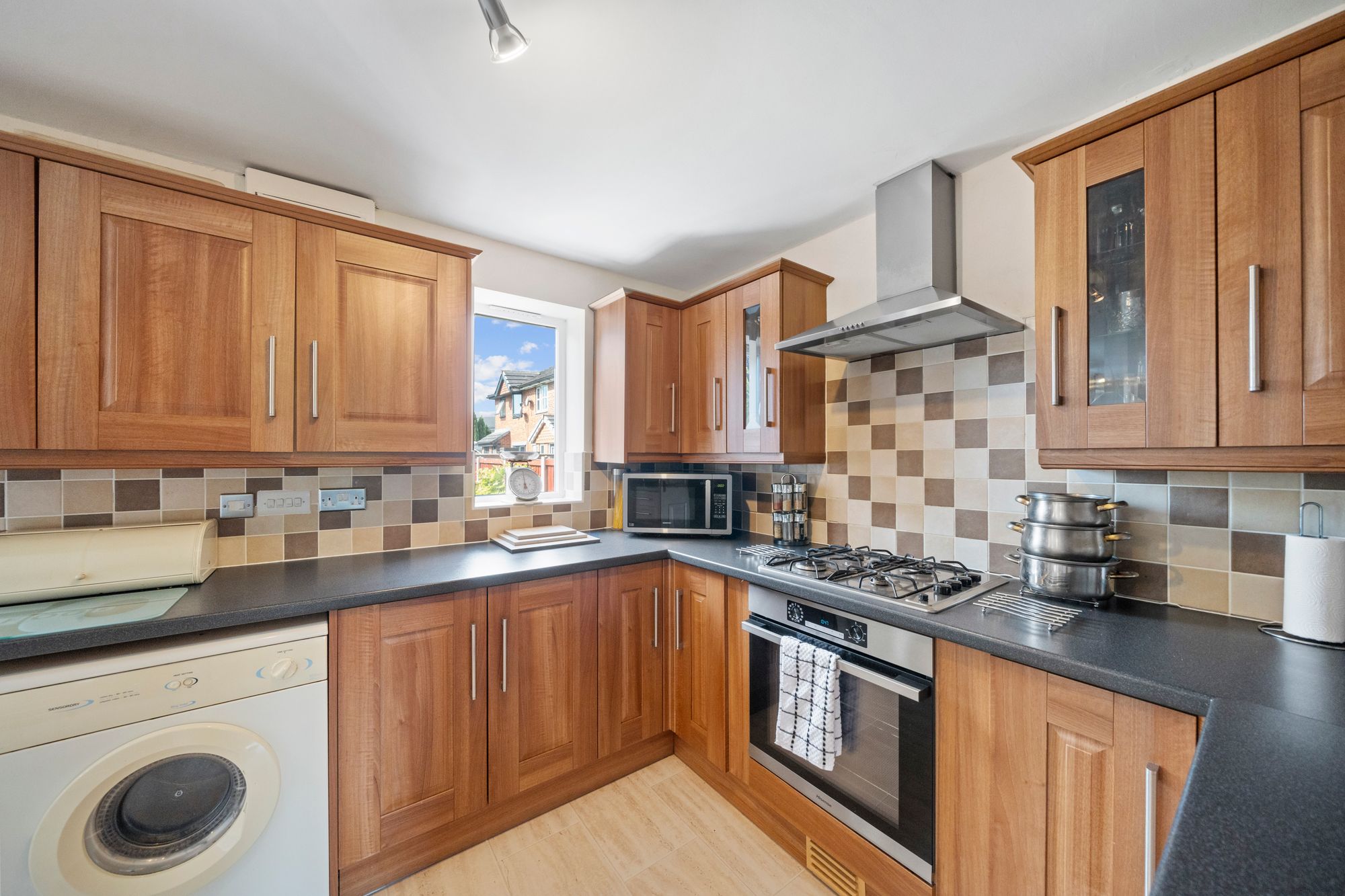 Lee Lane, Abram, WN2