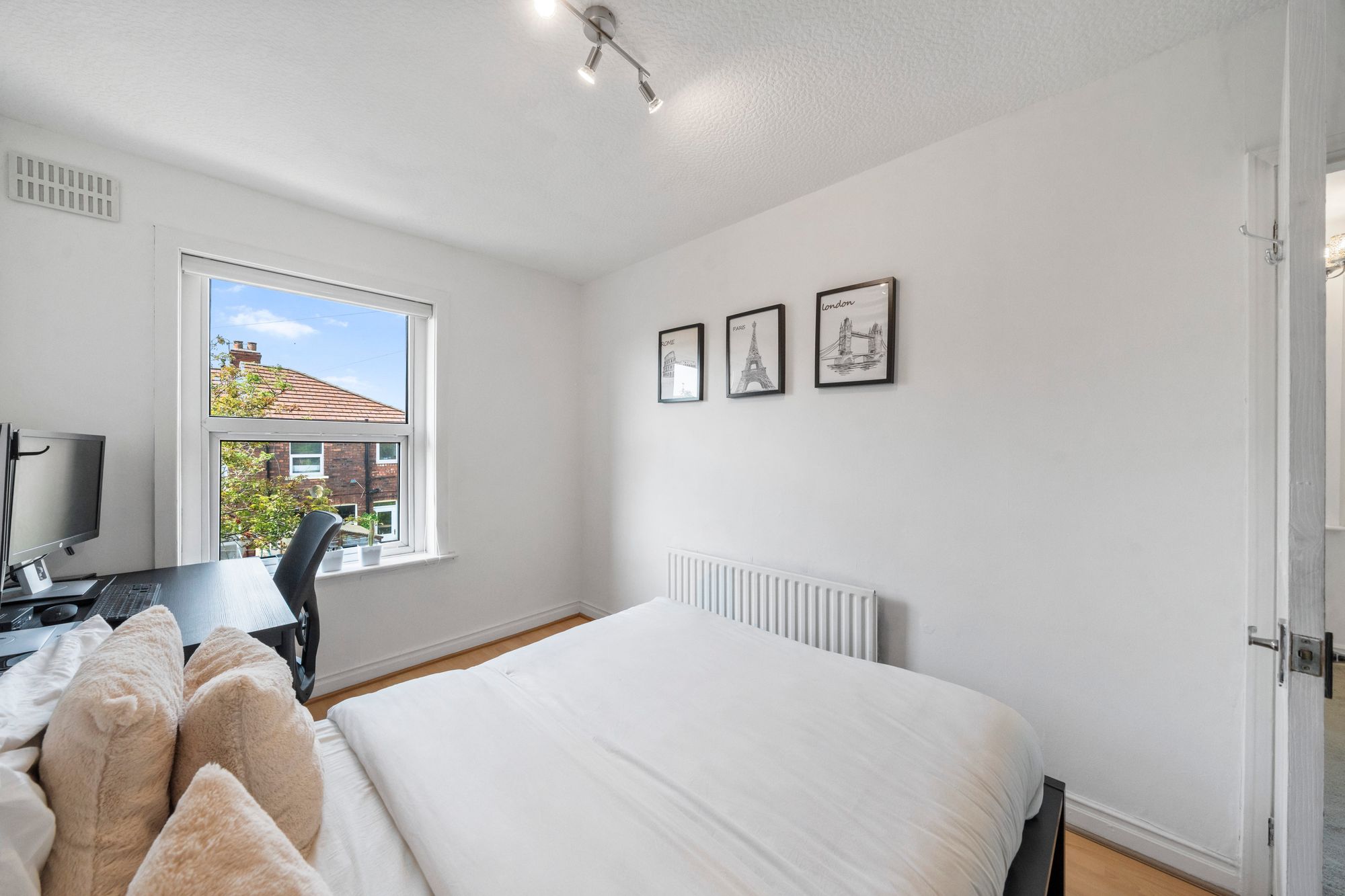 Maple Crescent, Leigh