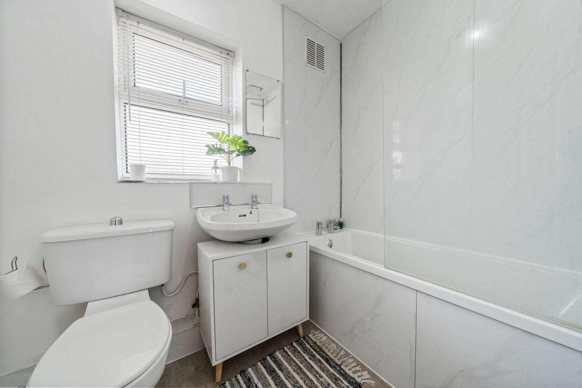 Maple Crescent, Leigh