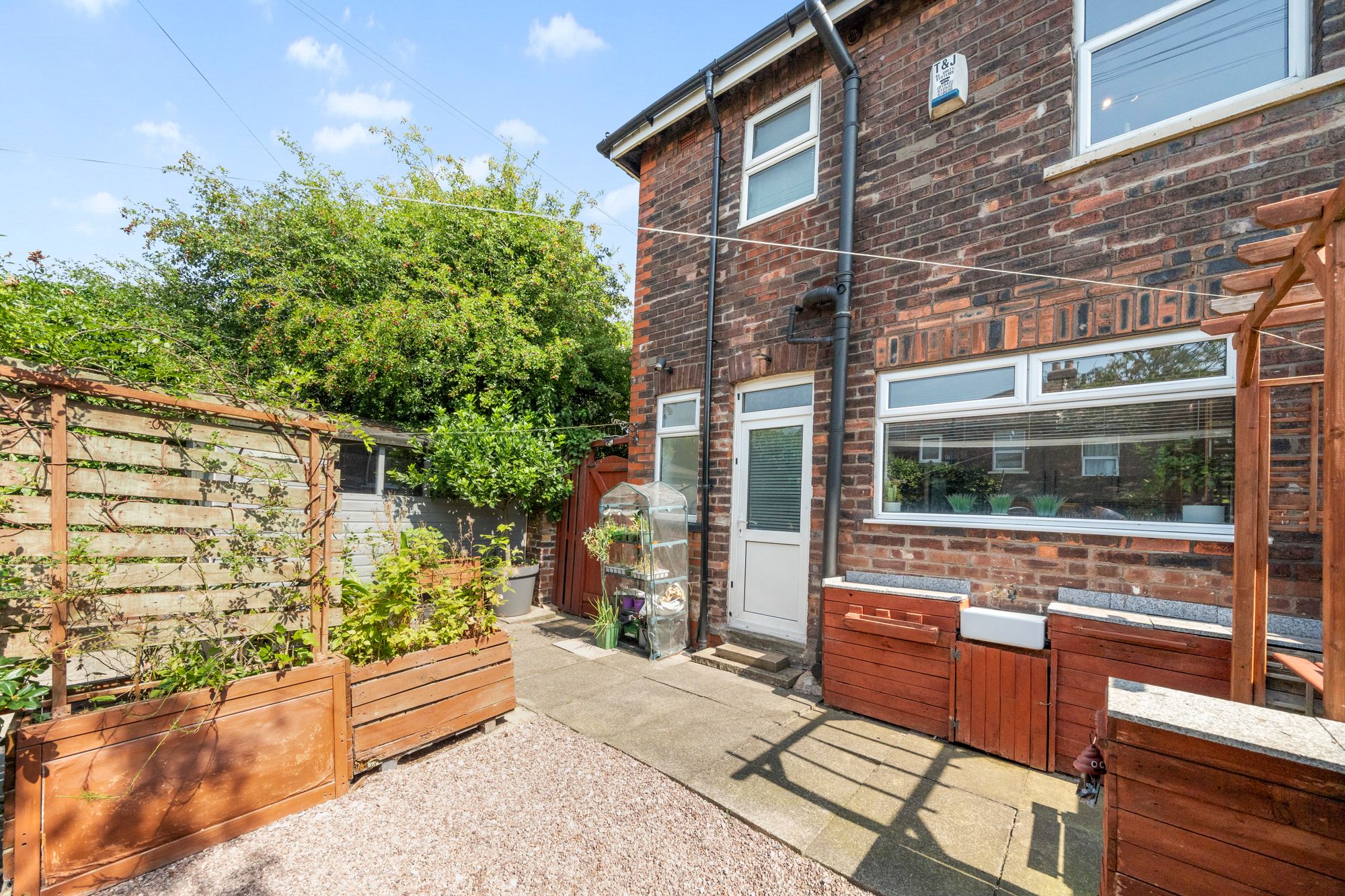 Maple Crescent, Leigh