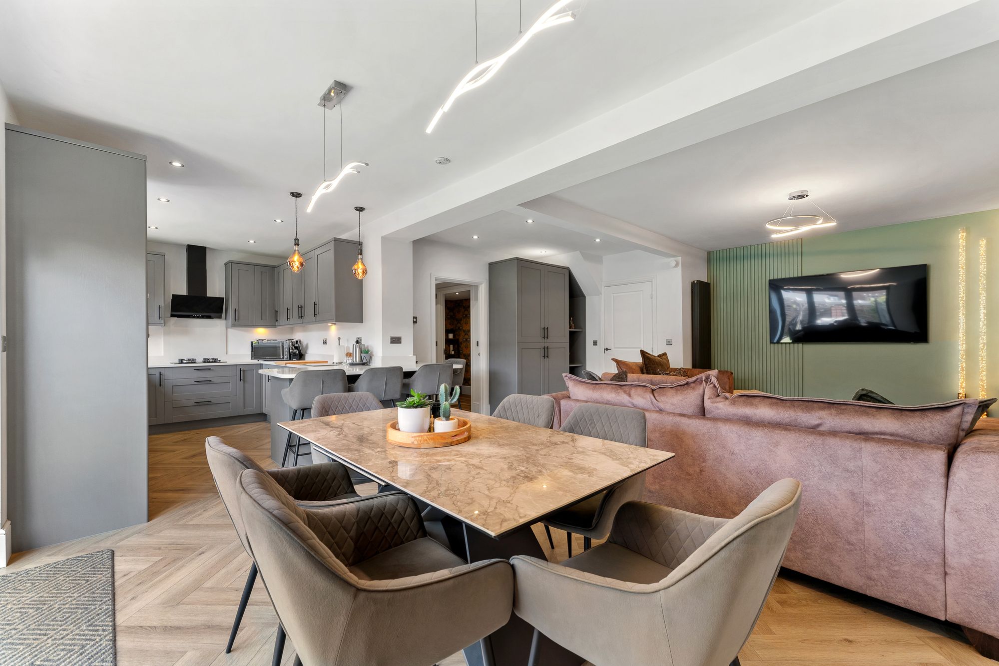 Brooklands Avenue, Leigh