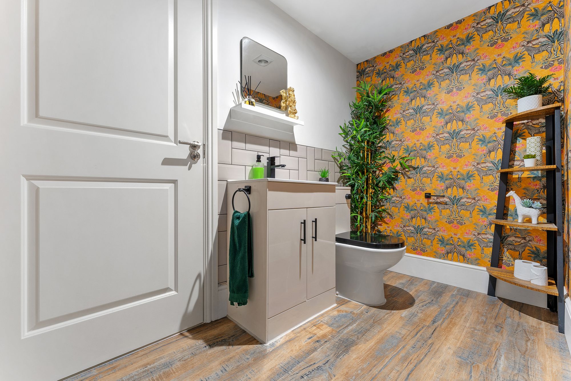 Brooklands Avenue, Leigh