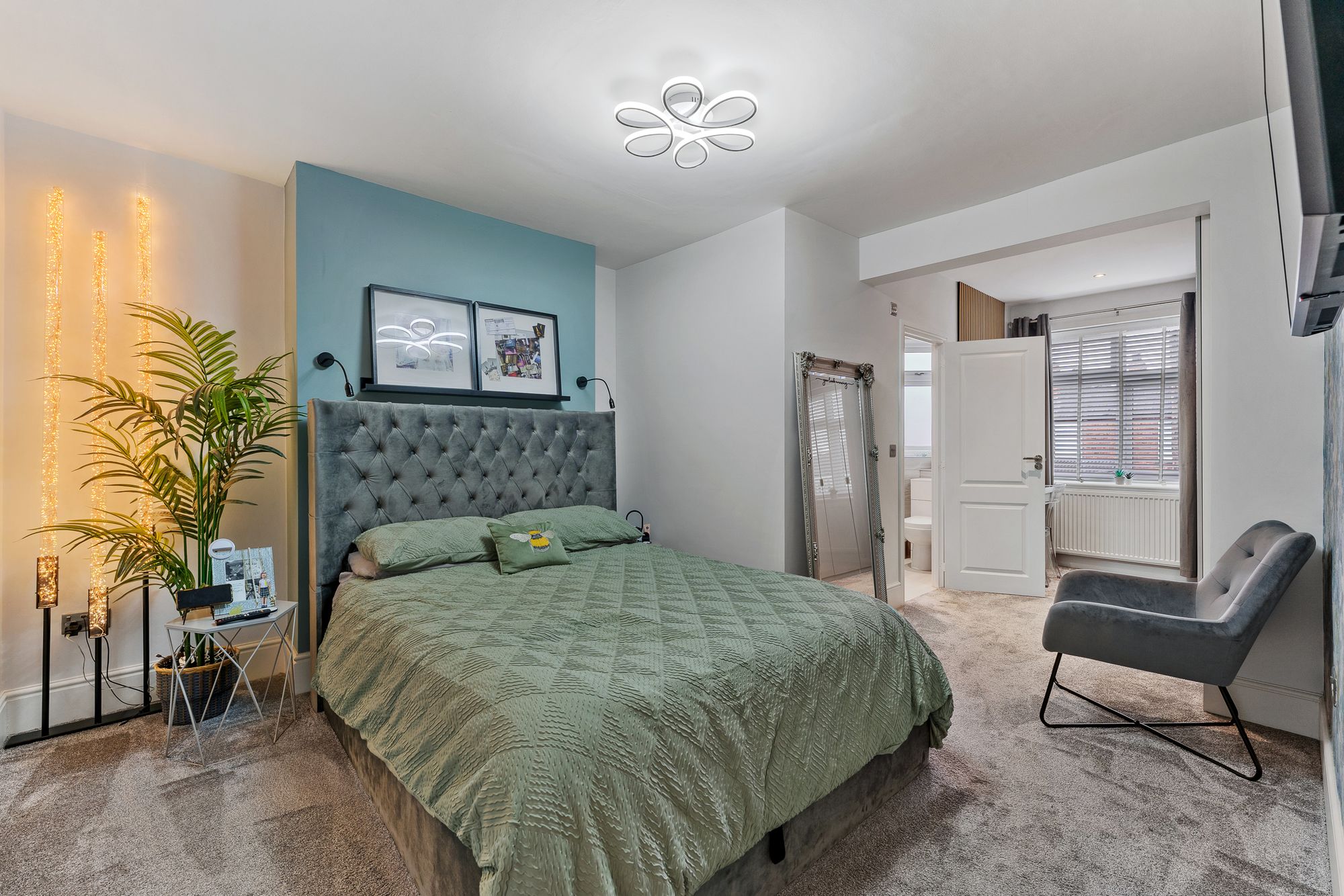 Brooklands Avenue, Leigh