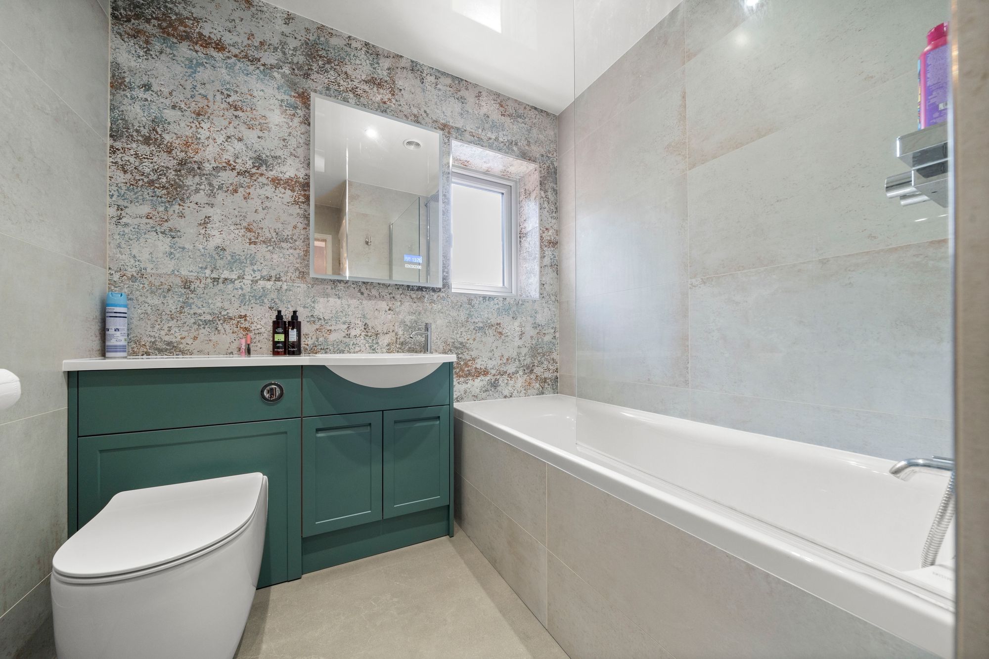 Hartford Green, Bolton