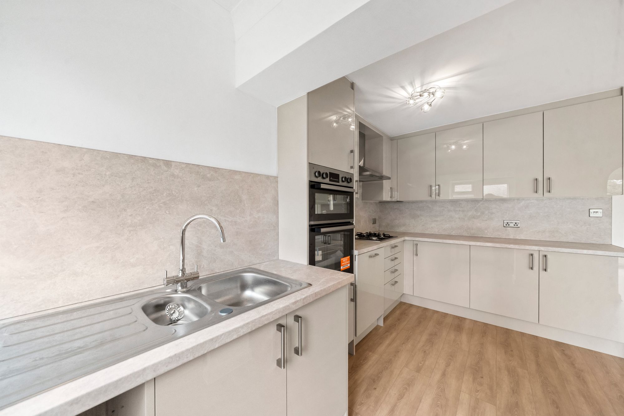 Romford Avenue, Leigh